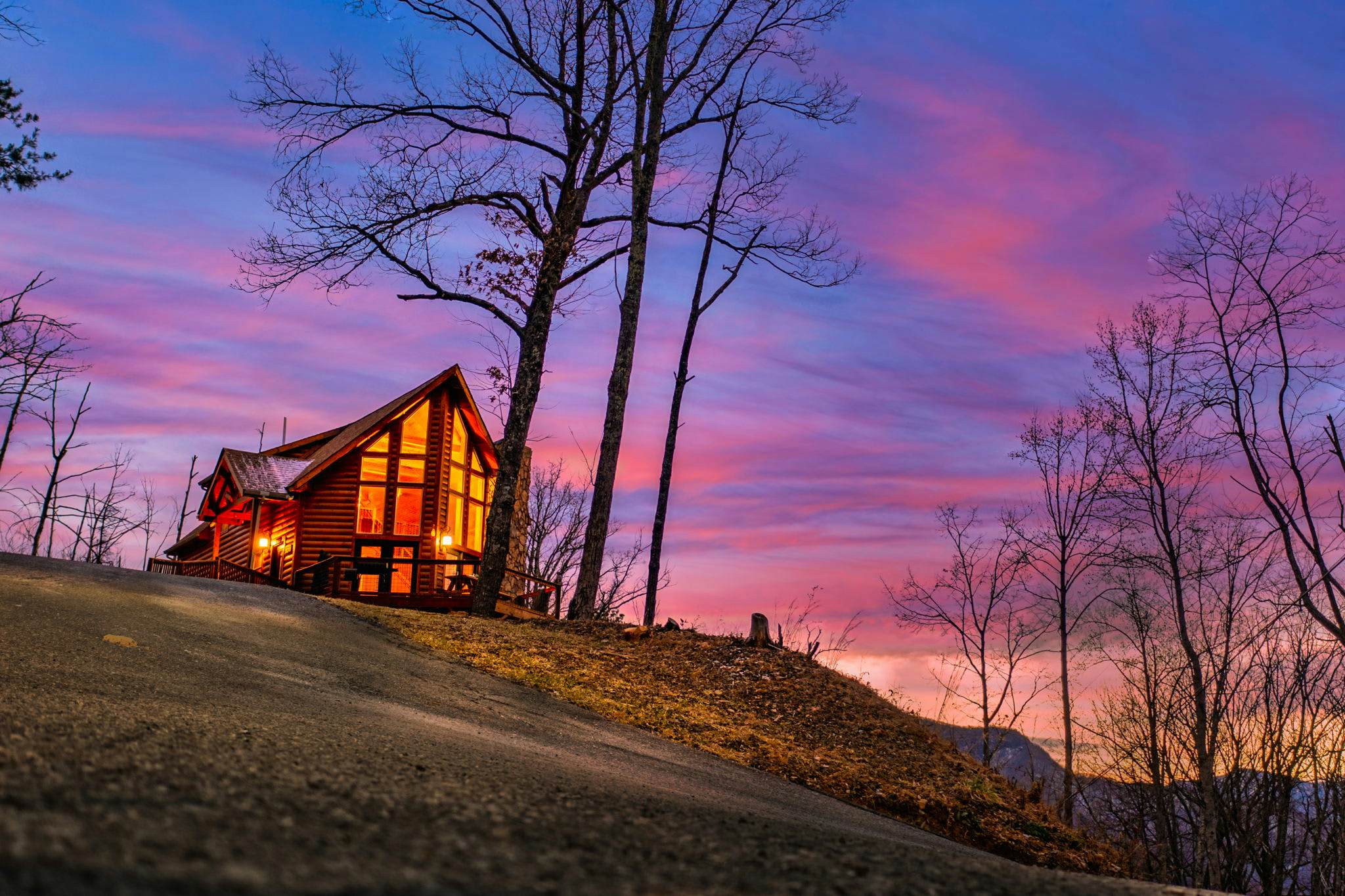 Luxury Cabin w/ Mountain view・Hot Tub, Fire pit