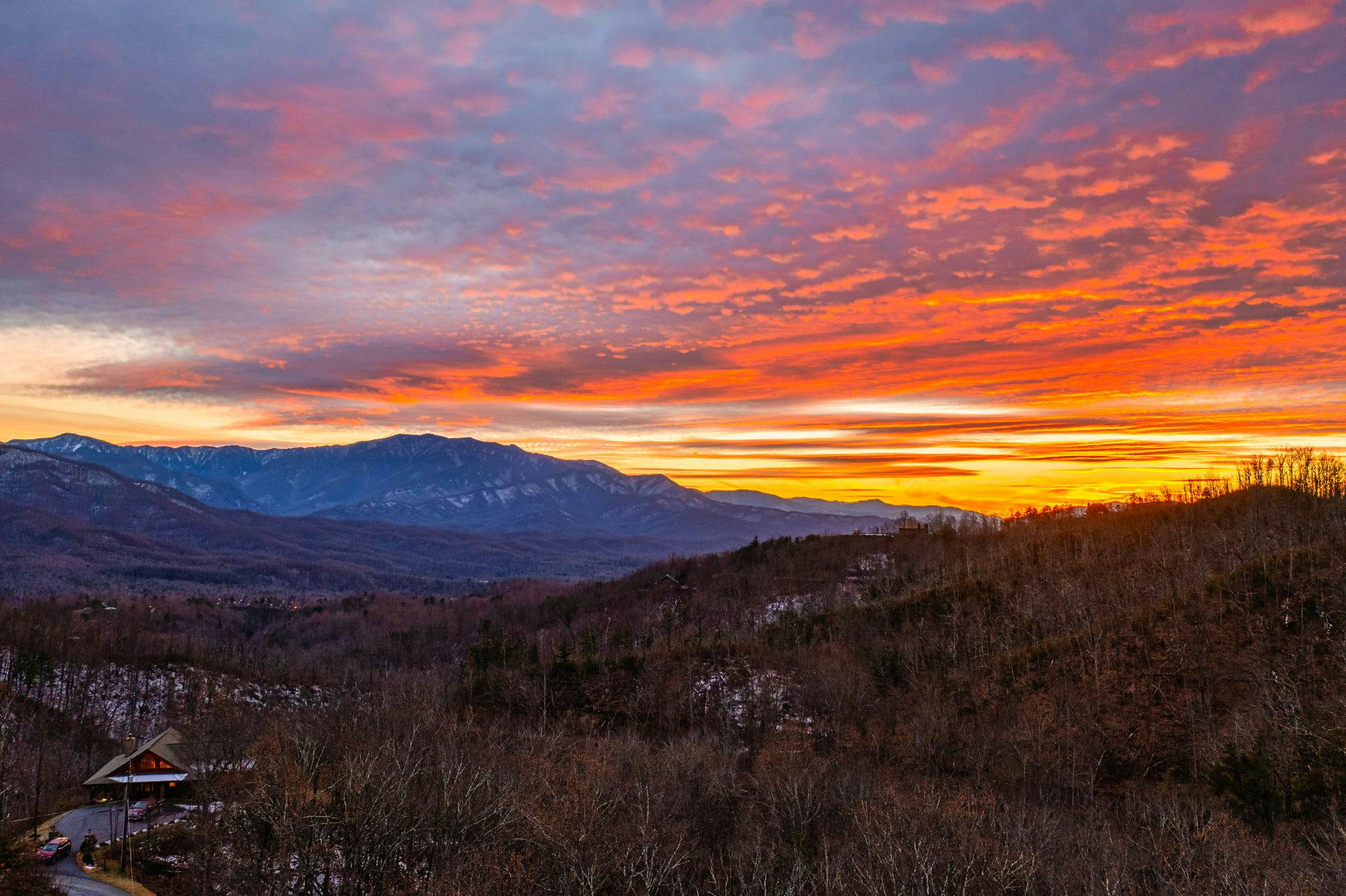Luxury Cabin w/ Mountain view・Hot Tub, Fire pit