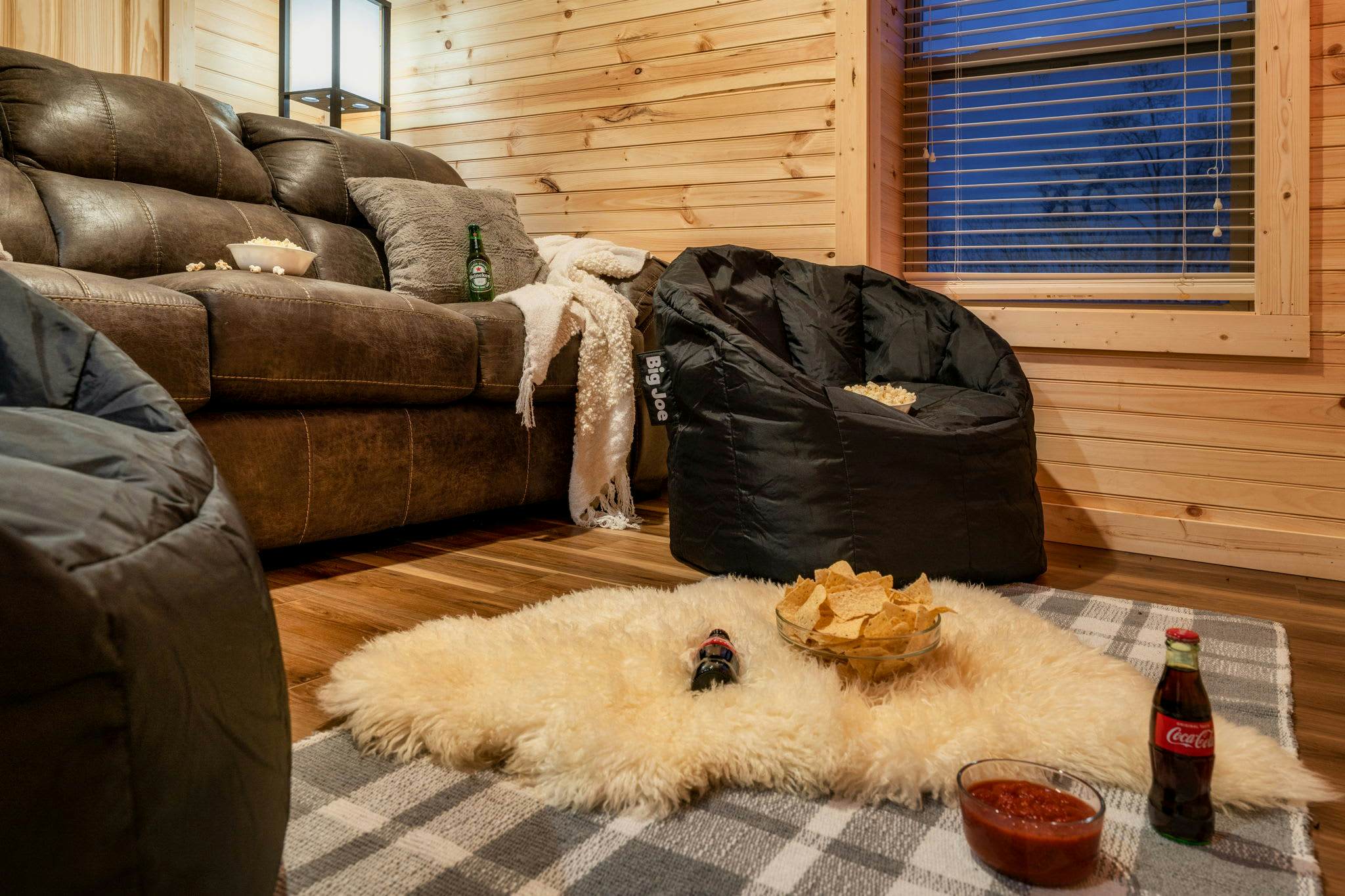 Luxury Cabin w/ Mountain view・Hot Tub, Fire pit