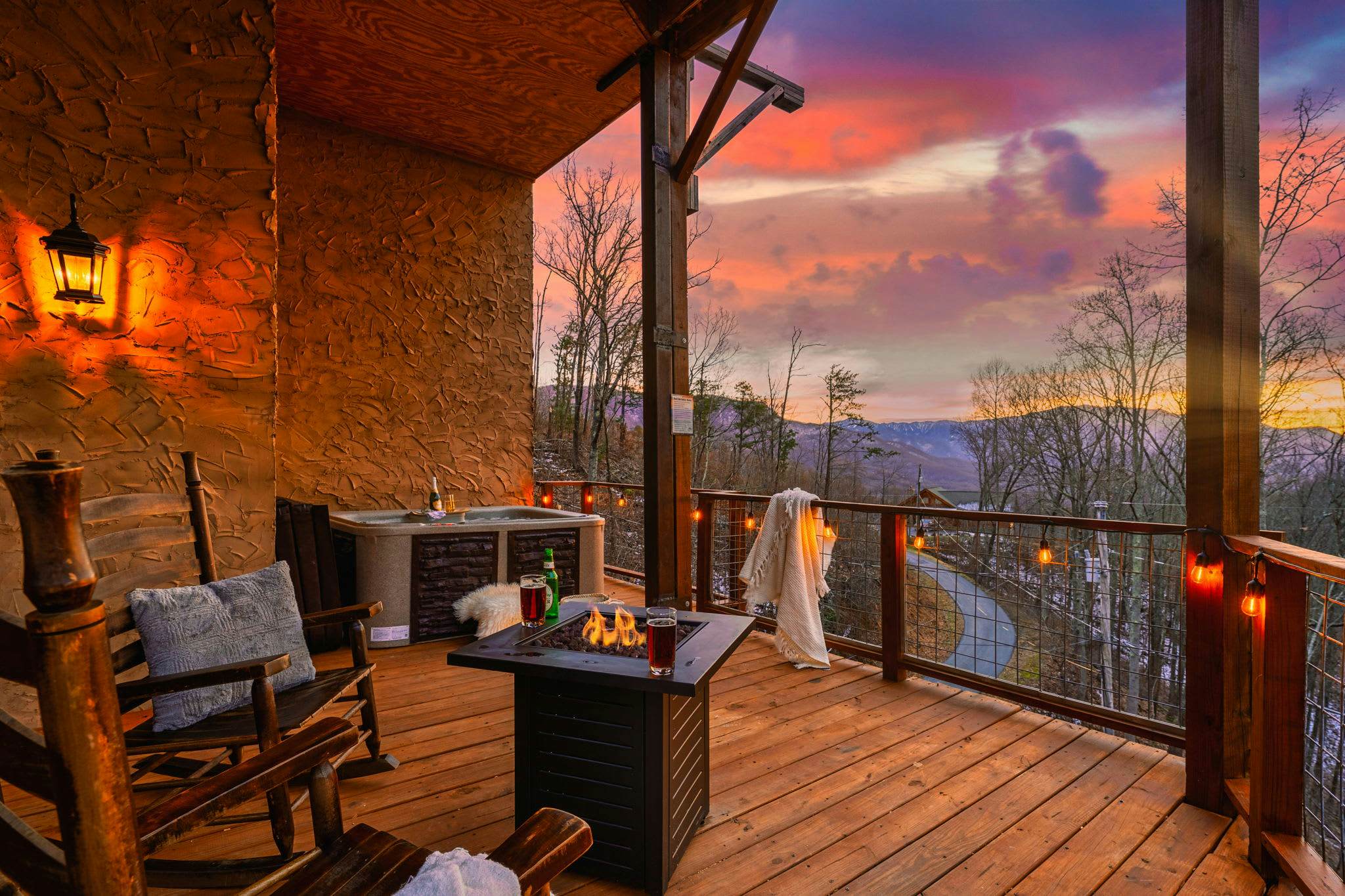 Luxury Cabin w/ Mountain view・Hot Tub, Fire pit