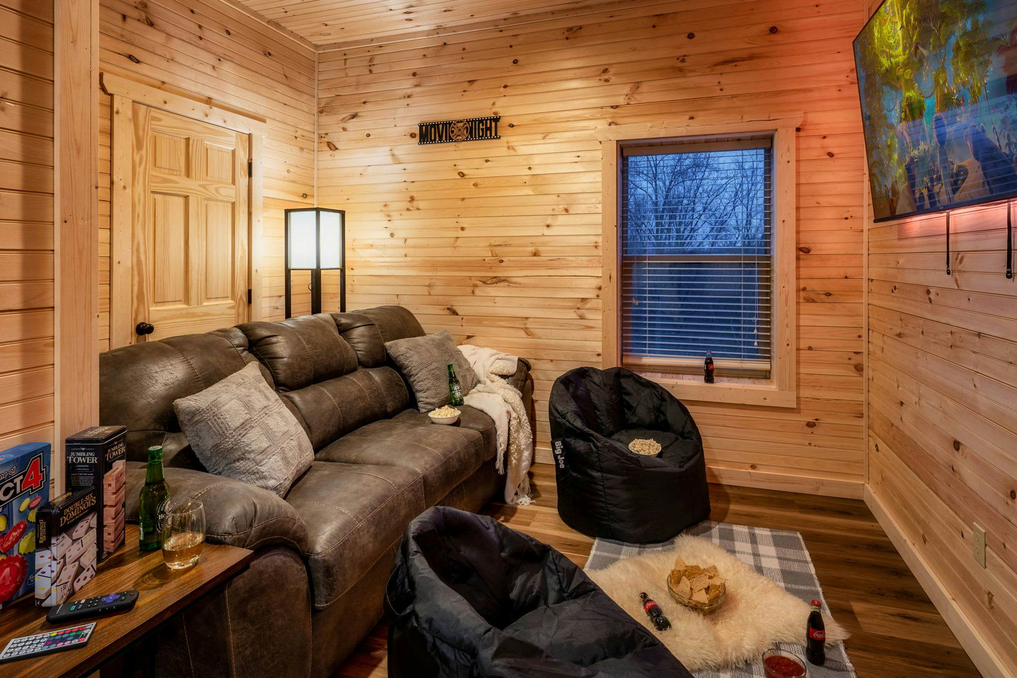 Luxury Cabin w/ Mountain view・Hot Tub, Fire pit