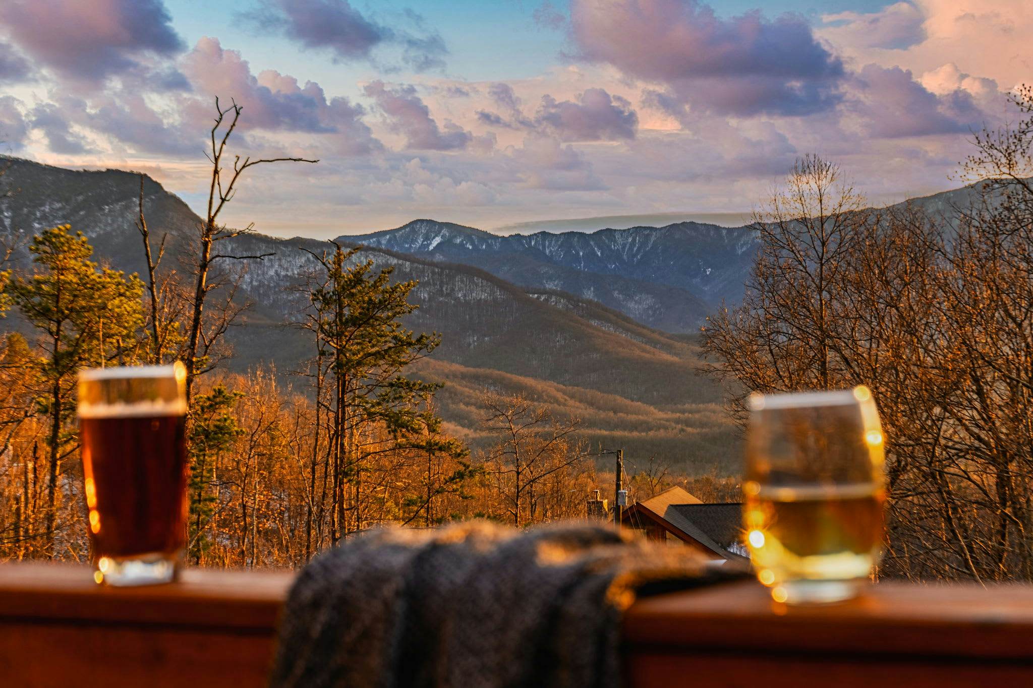 Luxury Cabin w/ Mountain view・Hot Tub, Fire pit
