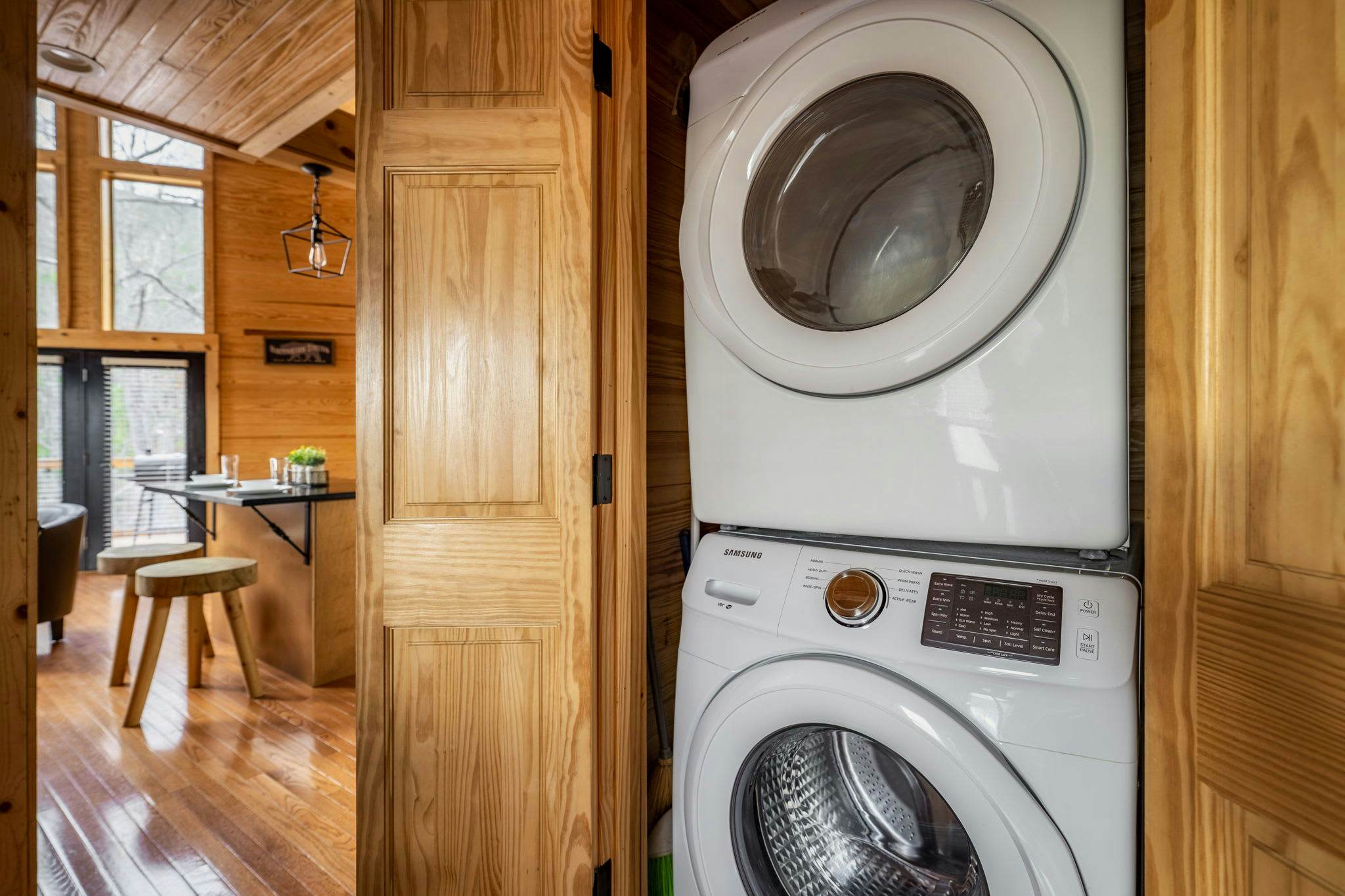 Luxury Cabin w/ Mountain view・Hot Tub, Fire pit