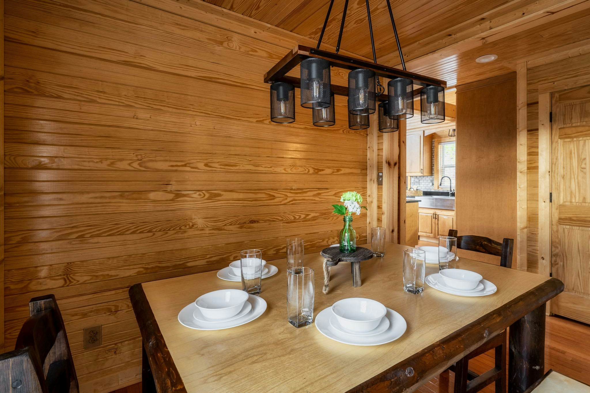 Luxury Cabin w/ Mountain view・Hot Tub, Fire pit