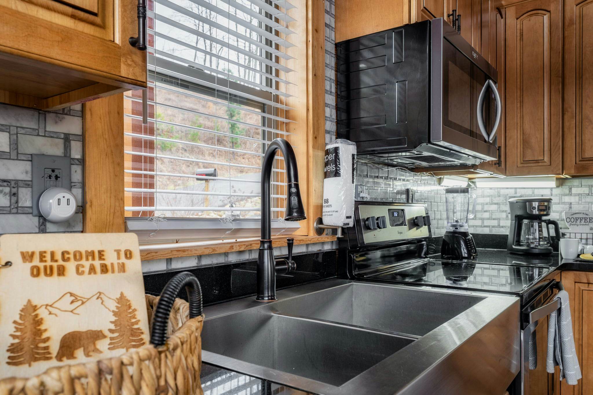 Luxury Cabin w/ Mountain view・Hot Tub, Fire pit