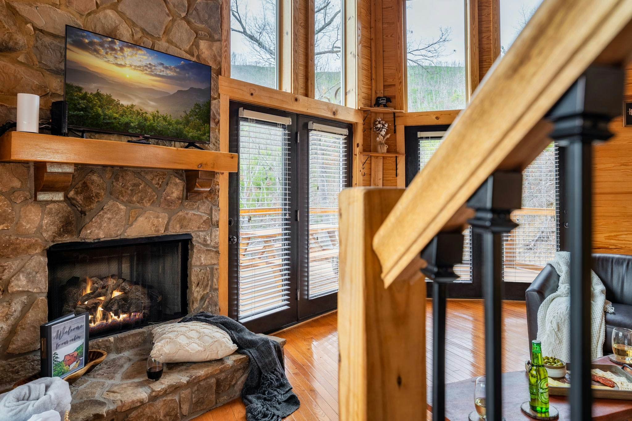Luxury Cabin w/ Mountain view・Hot Tub, Fire pit