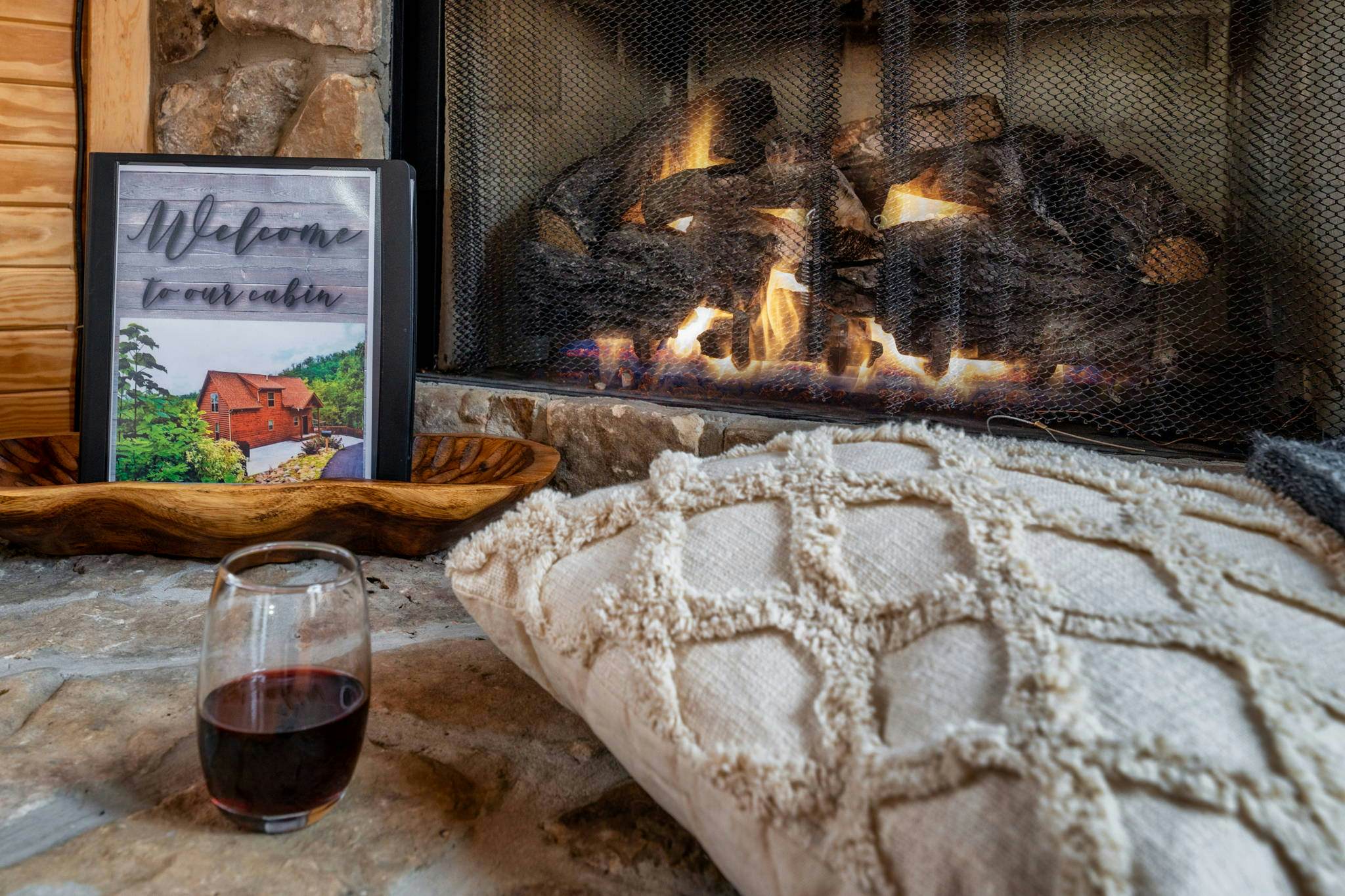 Luxury Cabin w/ Mountain view・Hot Tub, Fire pit