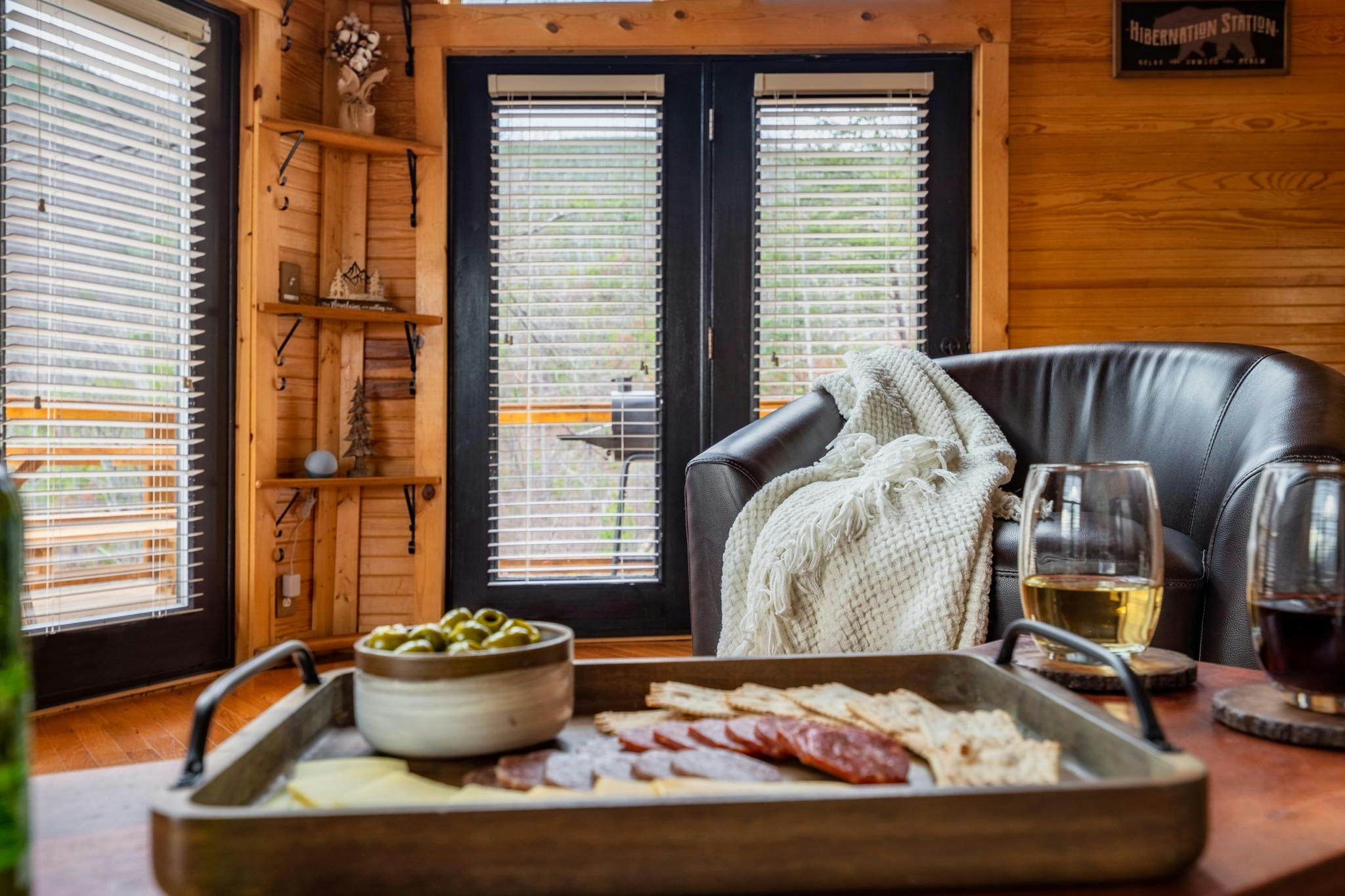 Luxury Cabin w/ Mountain view・Hot Tub, Fire pit