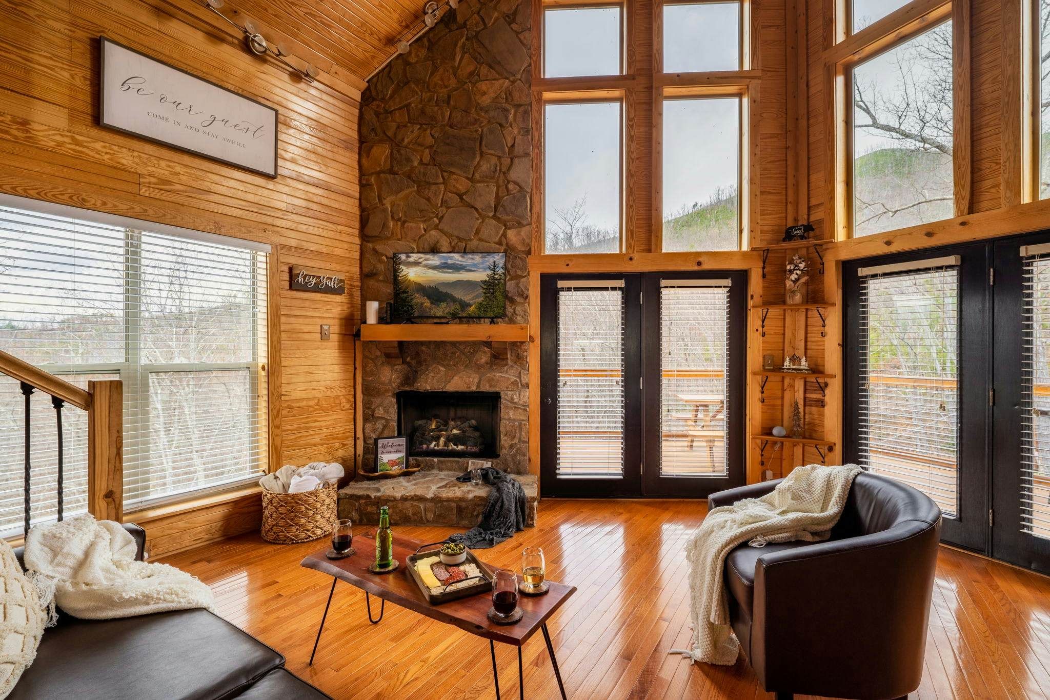 Luxury Cabin w/ Mountain view・Hot Tub, Fire pit