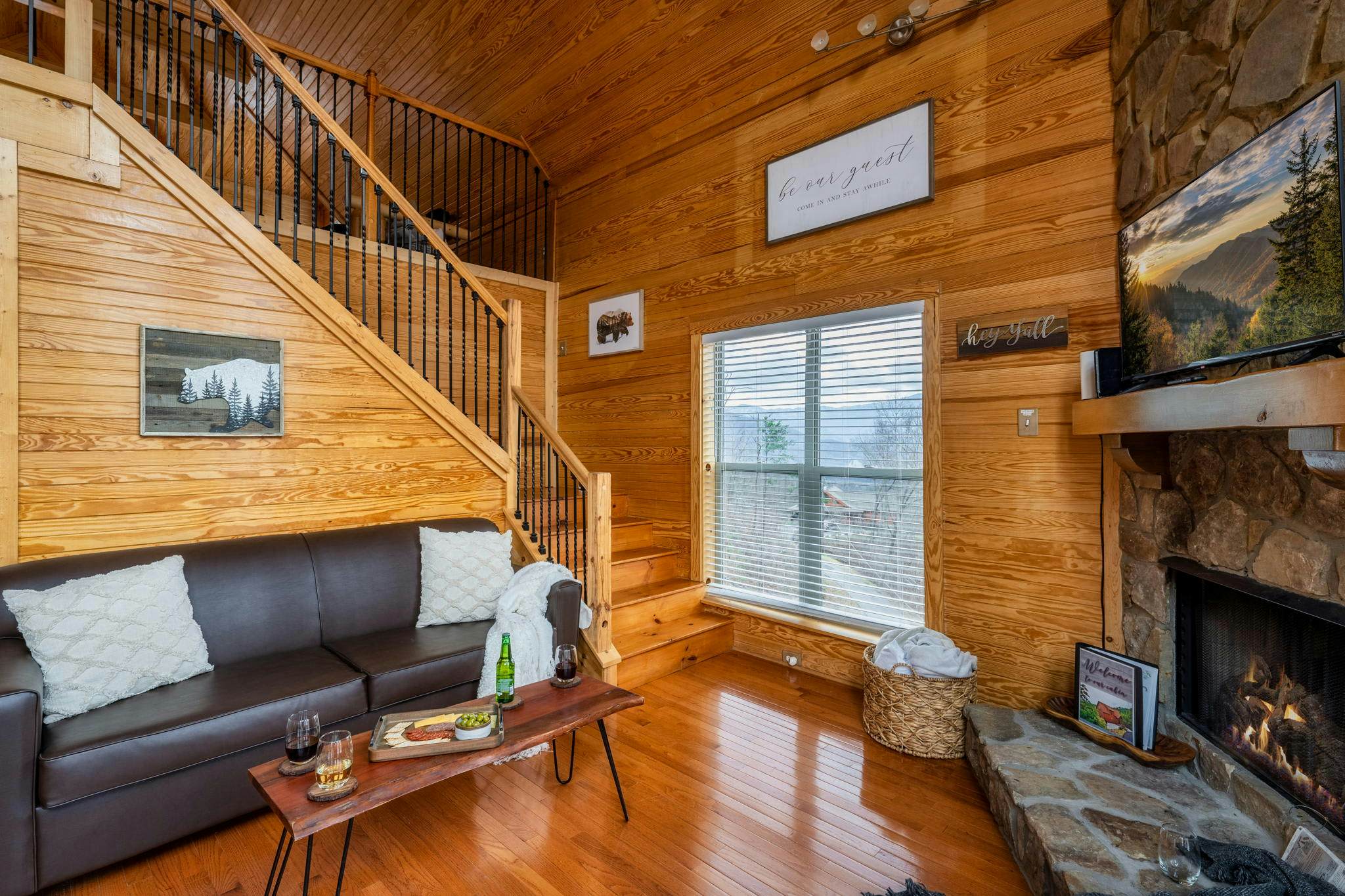 Luxury Cabin w/ Mountain view・Hot Tub, Fire pit