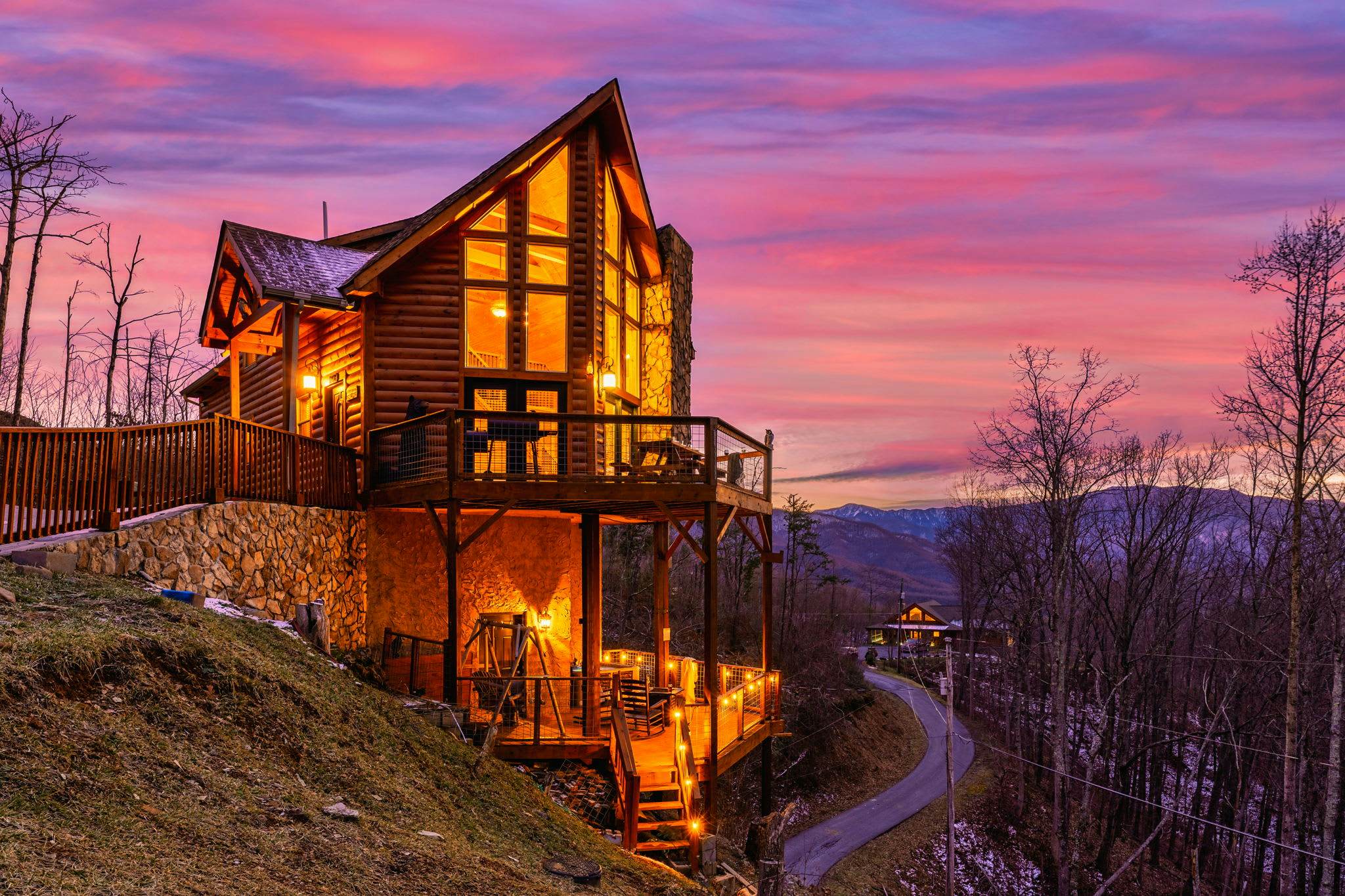 Luxury Cabin w/ Mountain view・Hot Tub, Fire pit