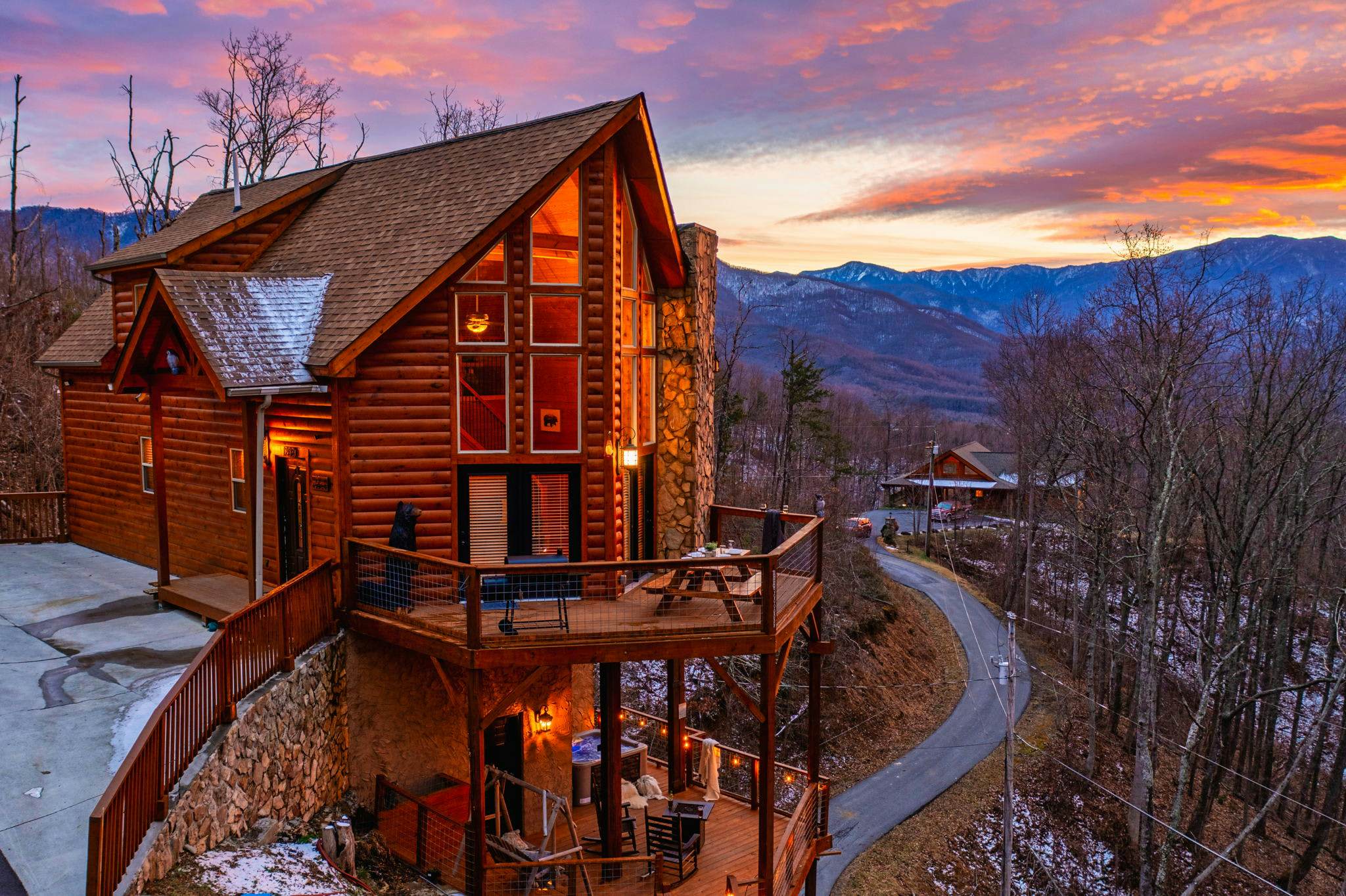 Luxury Cabin w/ Mountain view・Hot Tub, Fire pit
