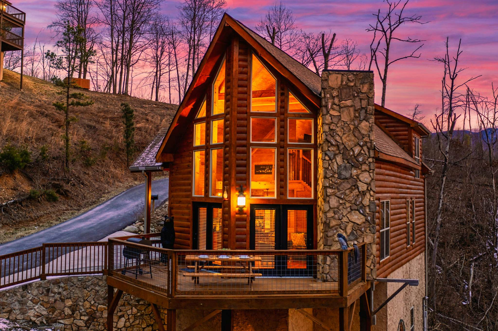 Luxury Cabin w/ Mountain view・Hot Tub, Fire pit