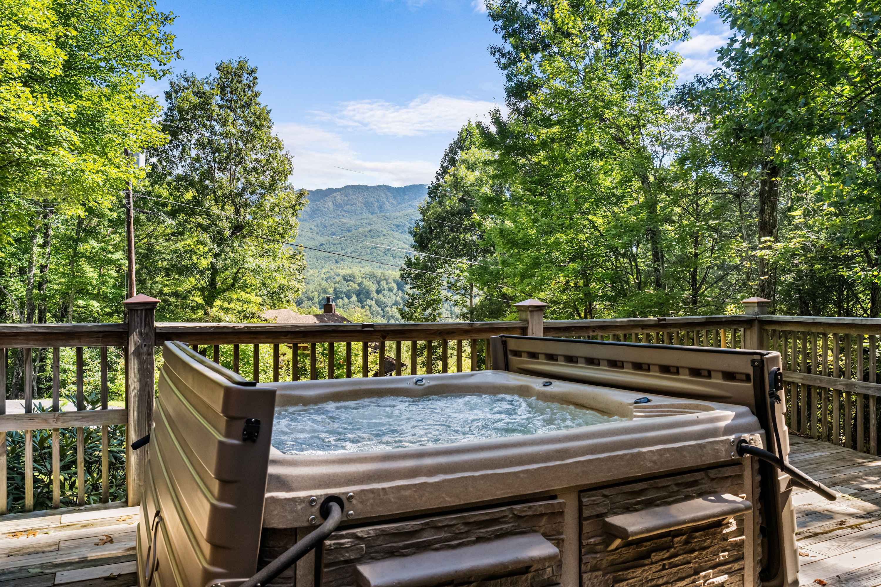 Stunning View, Sleeps 12・Hot tub・Grill・Pets・Games