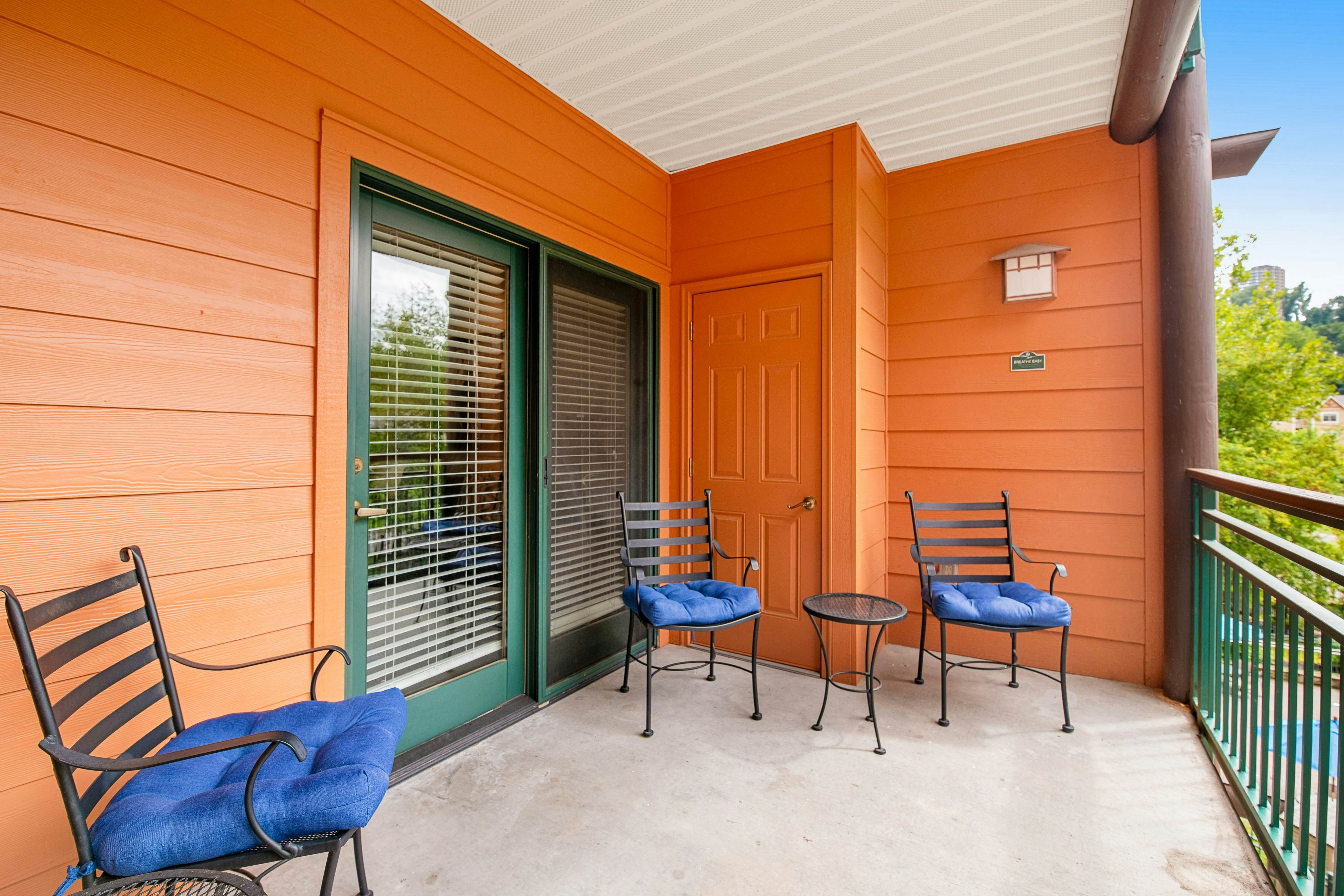 Luxury Downtown Condo, Sleeps 6・Hot tub・Gym