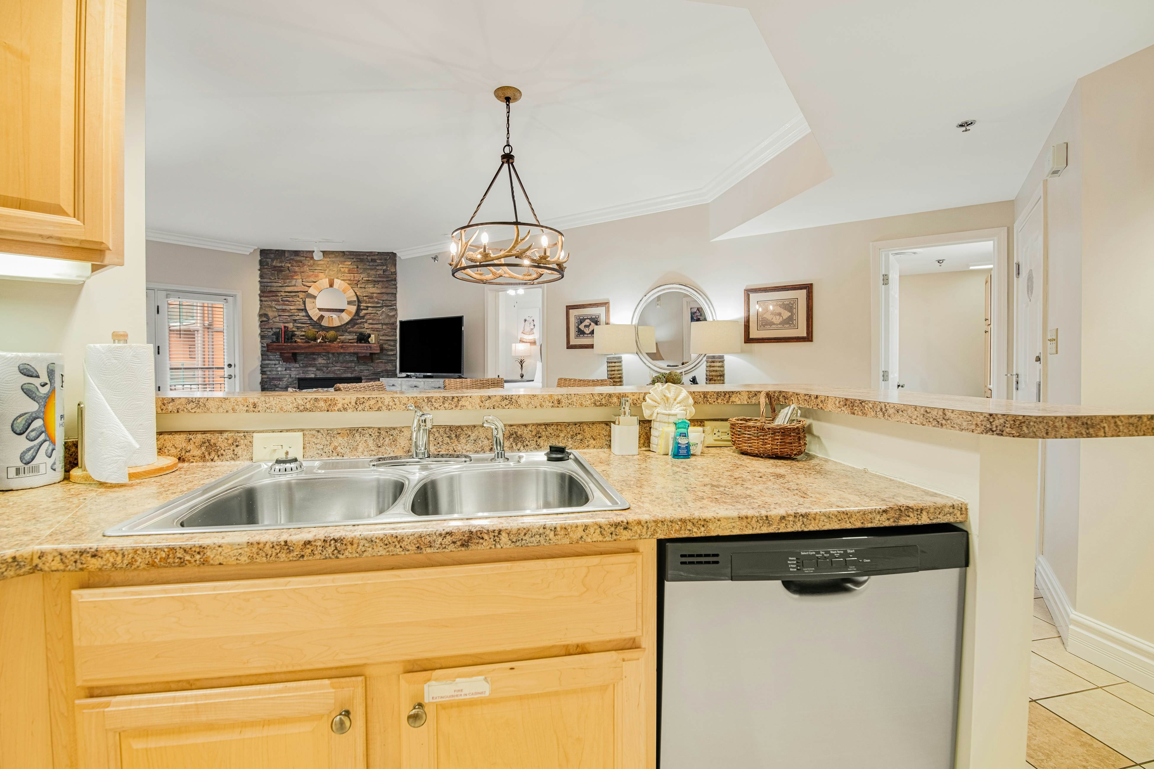 Luxury Downtown Condo, Sleeps 6・Hot tub・Gym