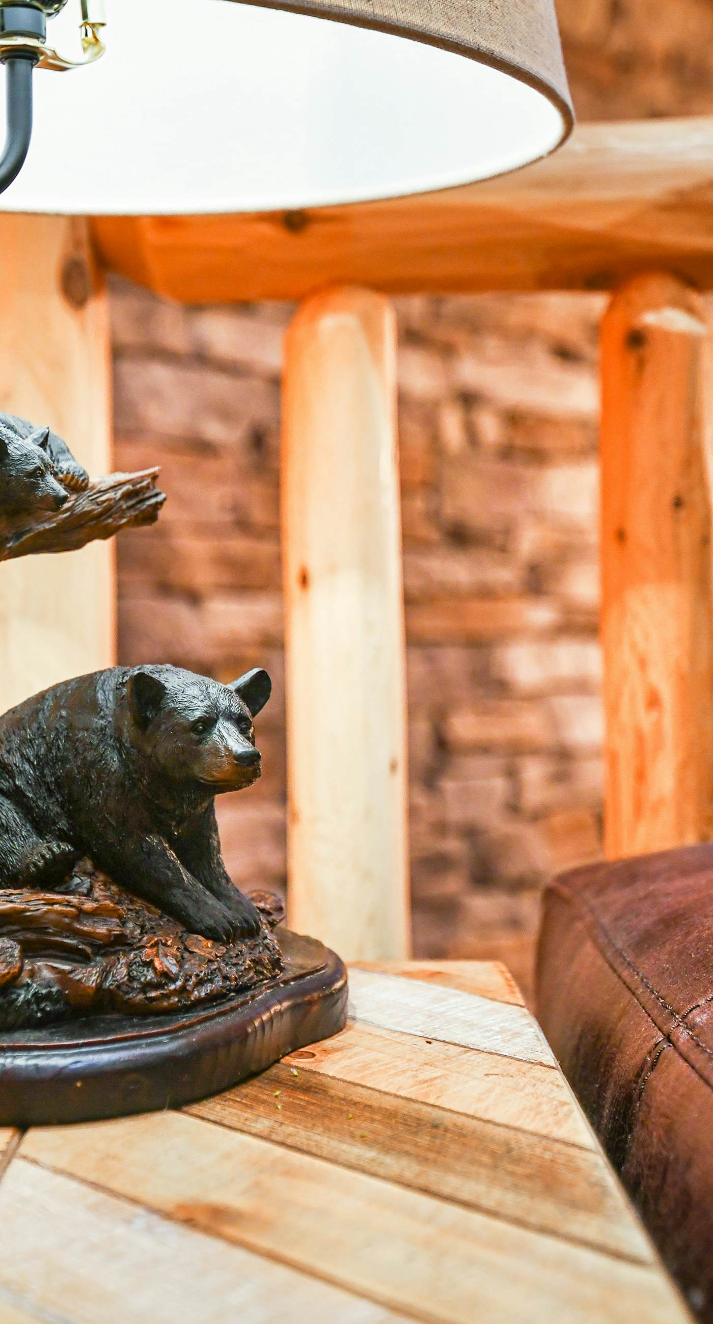 Newly Built Luxe Chalet, Sleeps 10, Hot Tub, Deck