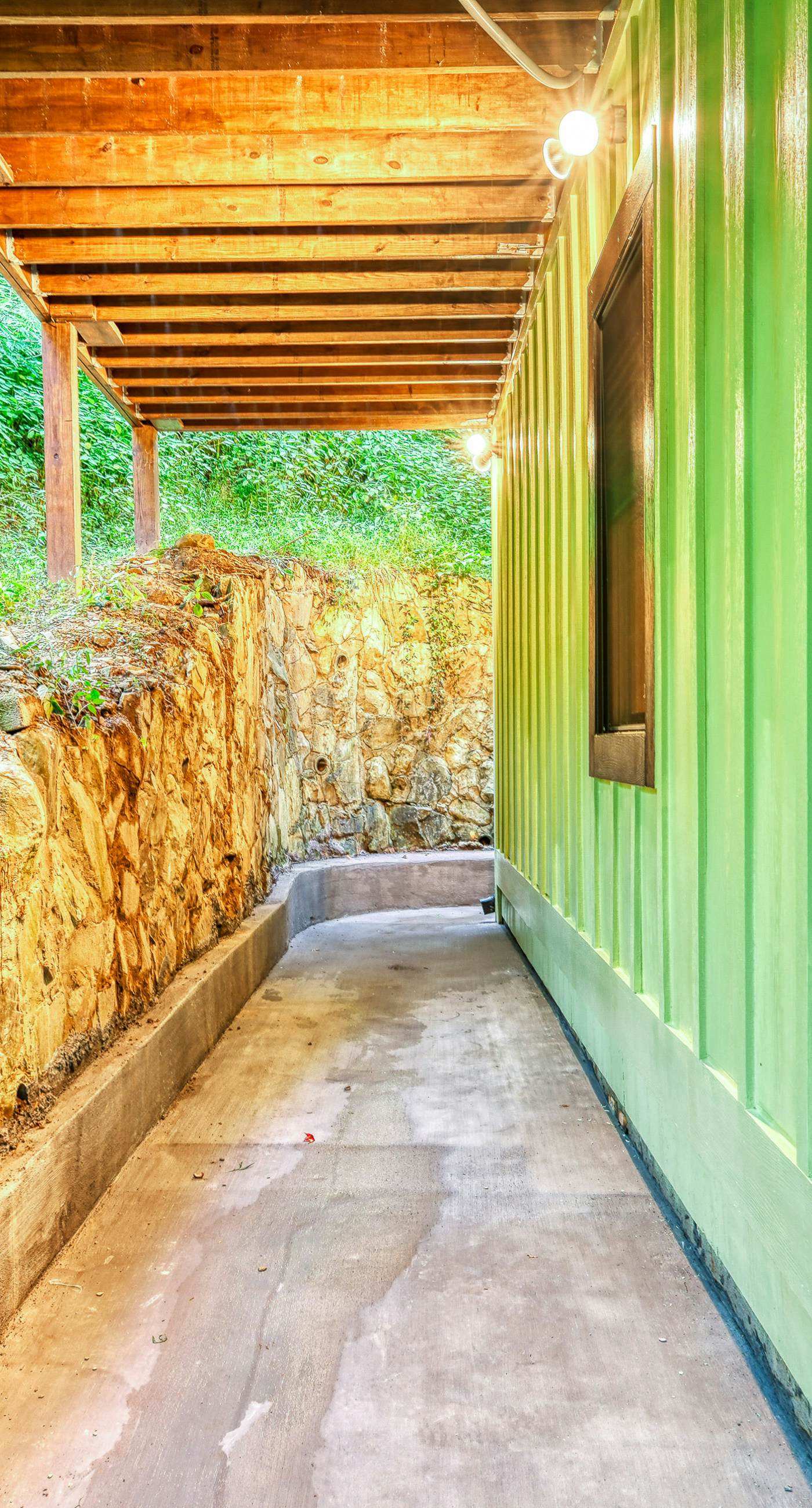 Newly Built Luxe Chalet, Sleeps 10, Hot Tub, Deck