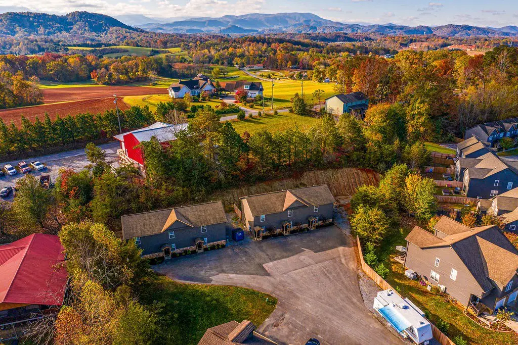 Peaceful Getaway, Sleeps 6・Pet Friendly & Hot Tub