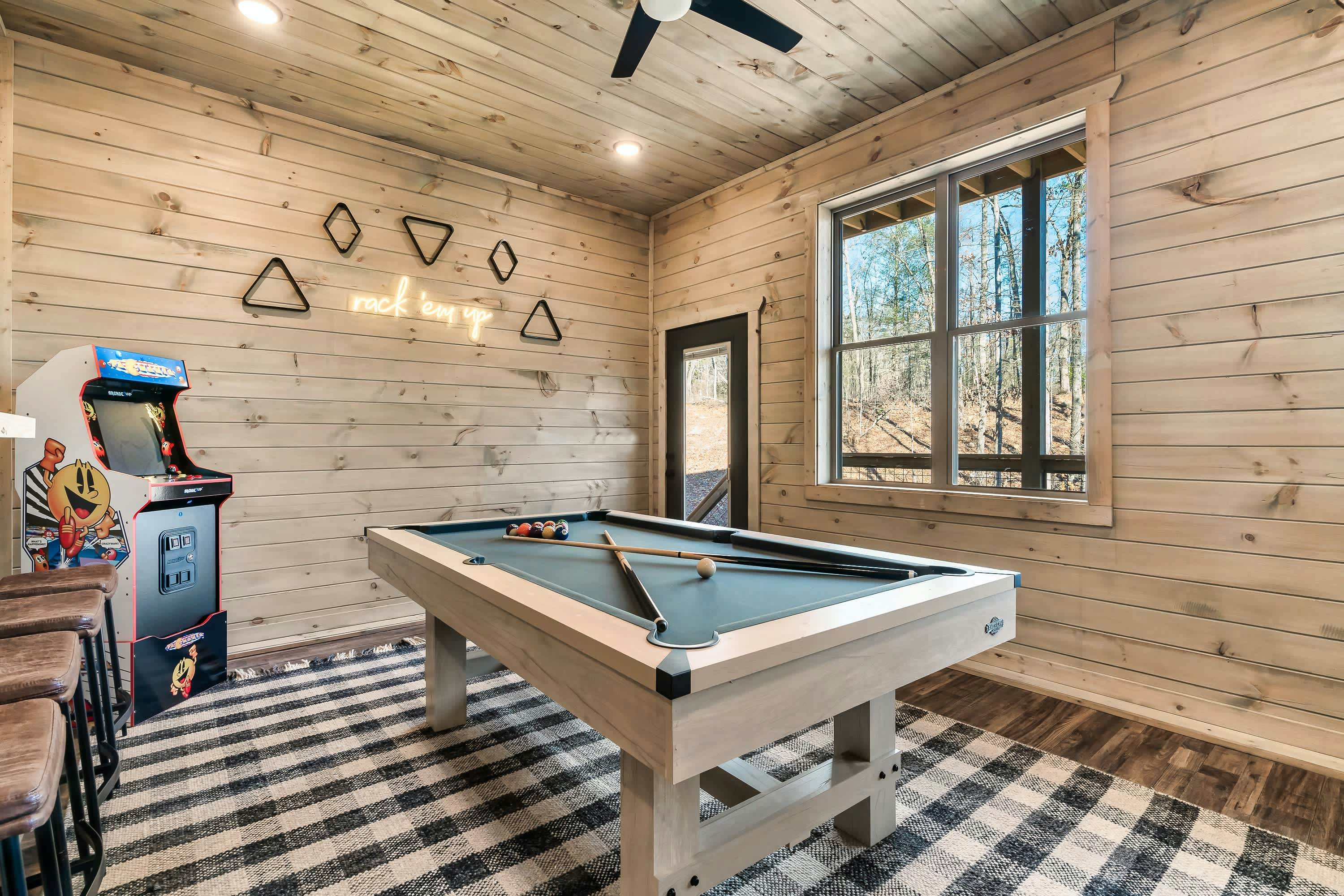 Luxury Cabin w/ View・Pool・Hot Tub・Games・Fire pit