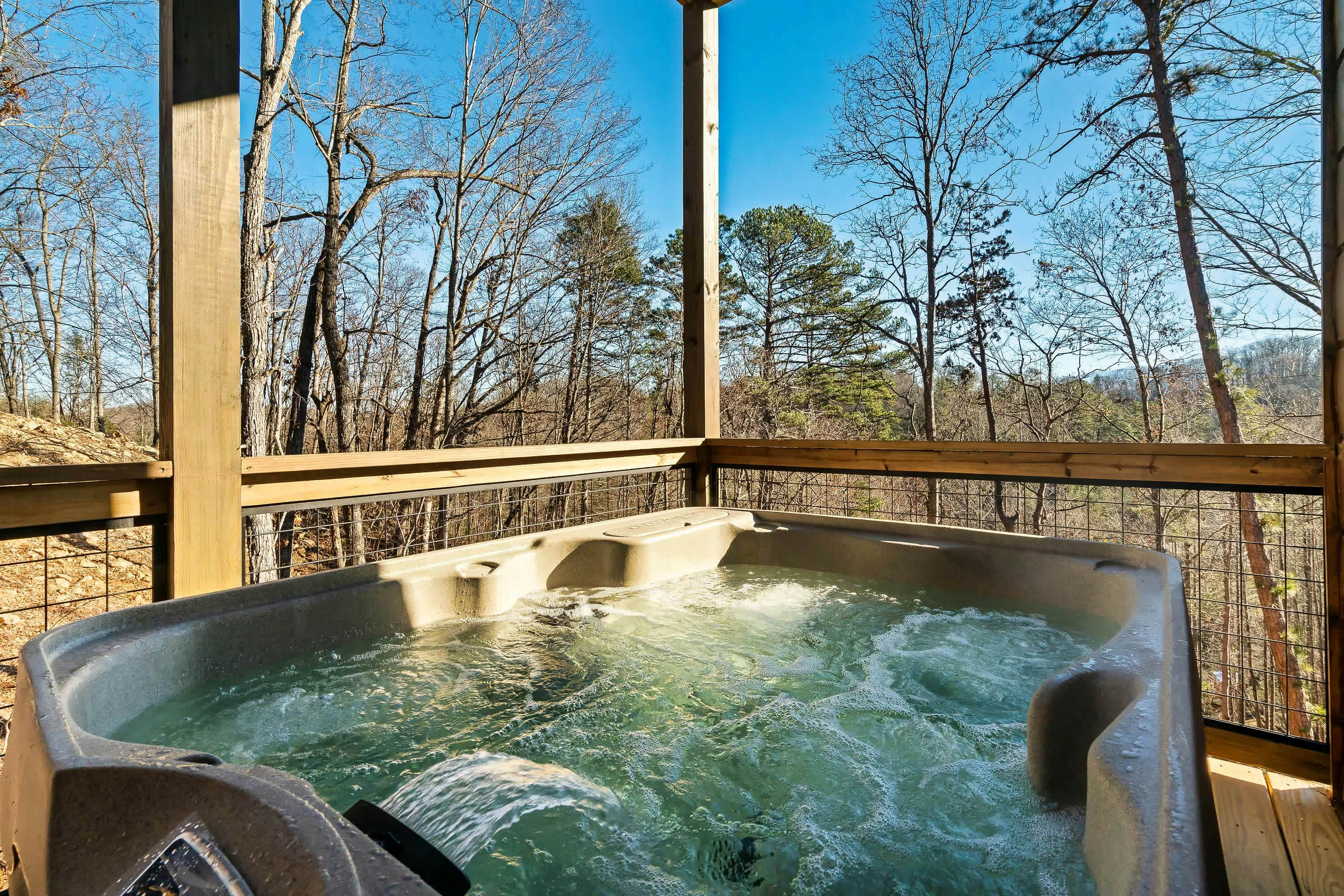 Luxury Cabin w/ View・Pool・Hot Tub・Games・Fire pit