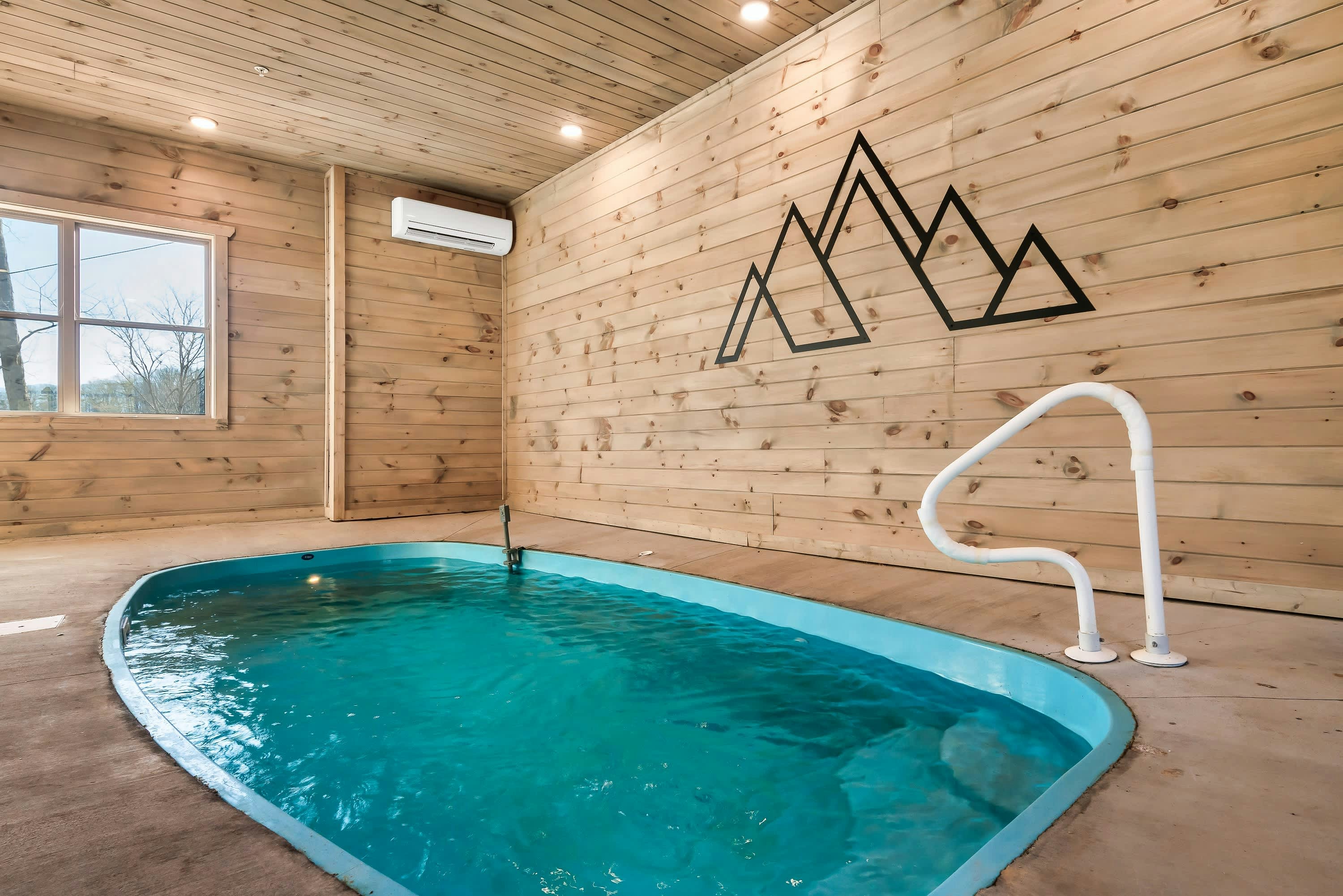 Luxury Cabin w/ View・Pool・Hot Tub・Games・Fire pit