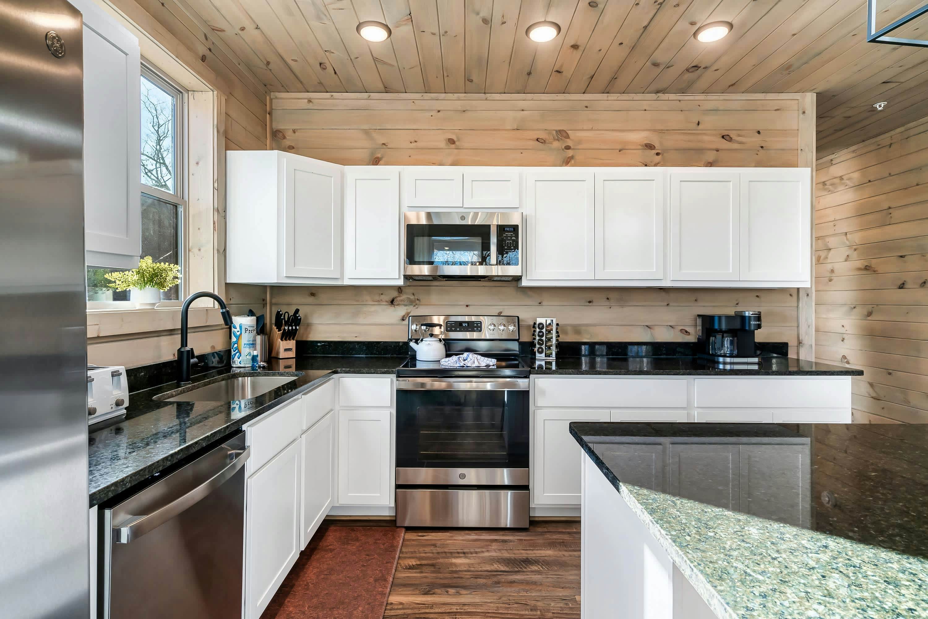 Luxury Cabin w/ View・Pool・Hot Tub・Games・Fire pit