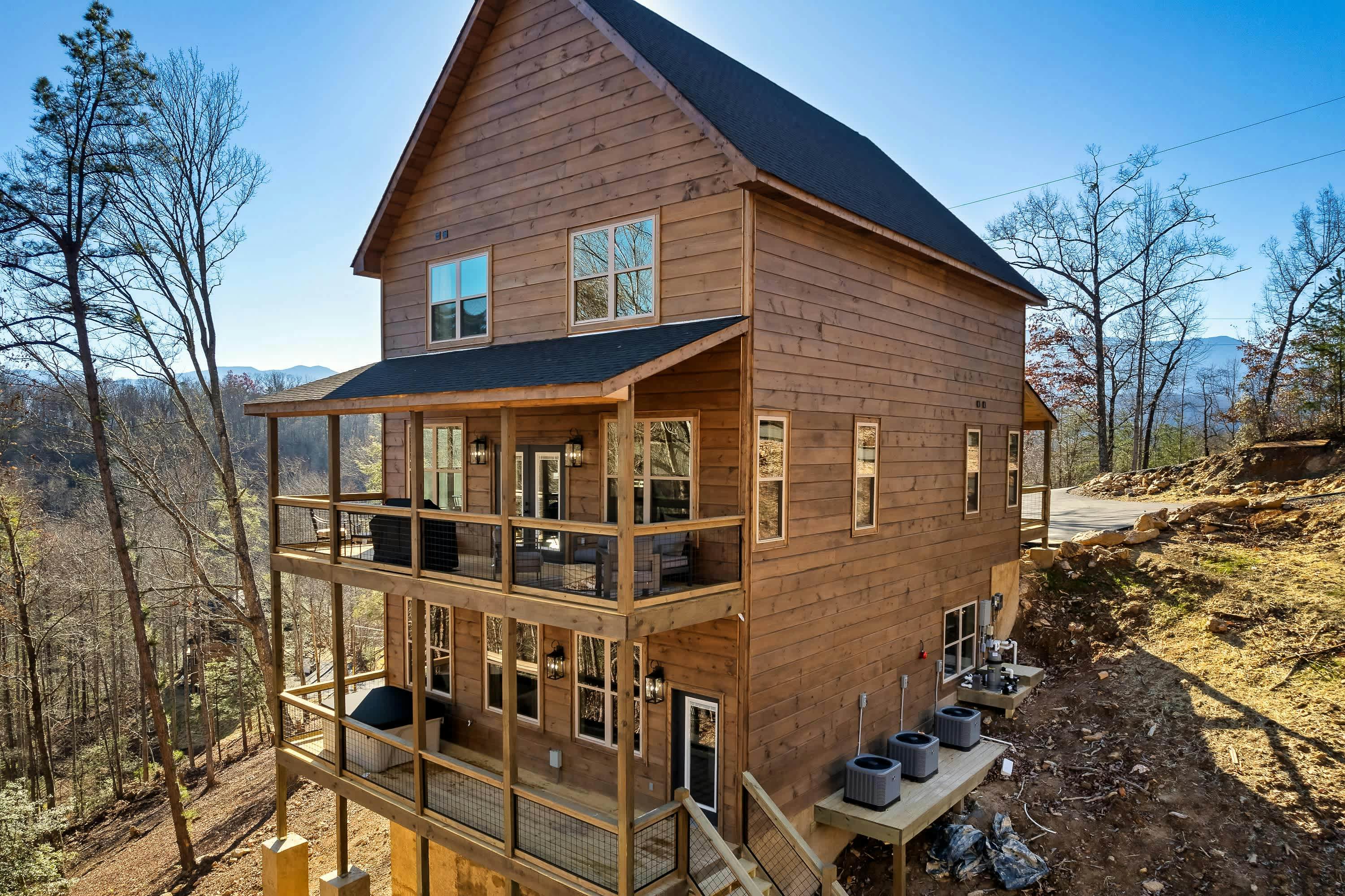 Luxury Cabin w/ View・Pool・Hot Tub・Games・Fire pit