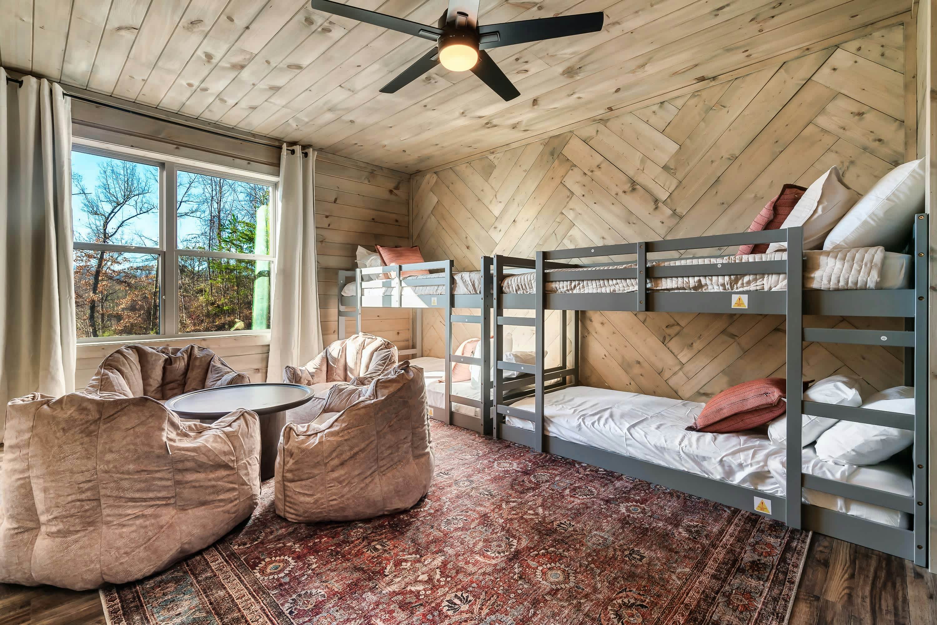 Luxury Cabin w/ View・Pool・Hot Tub・Games・Fire pit