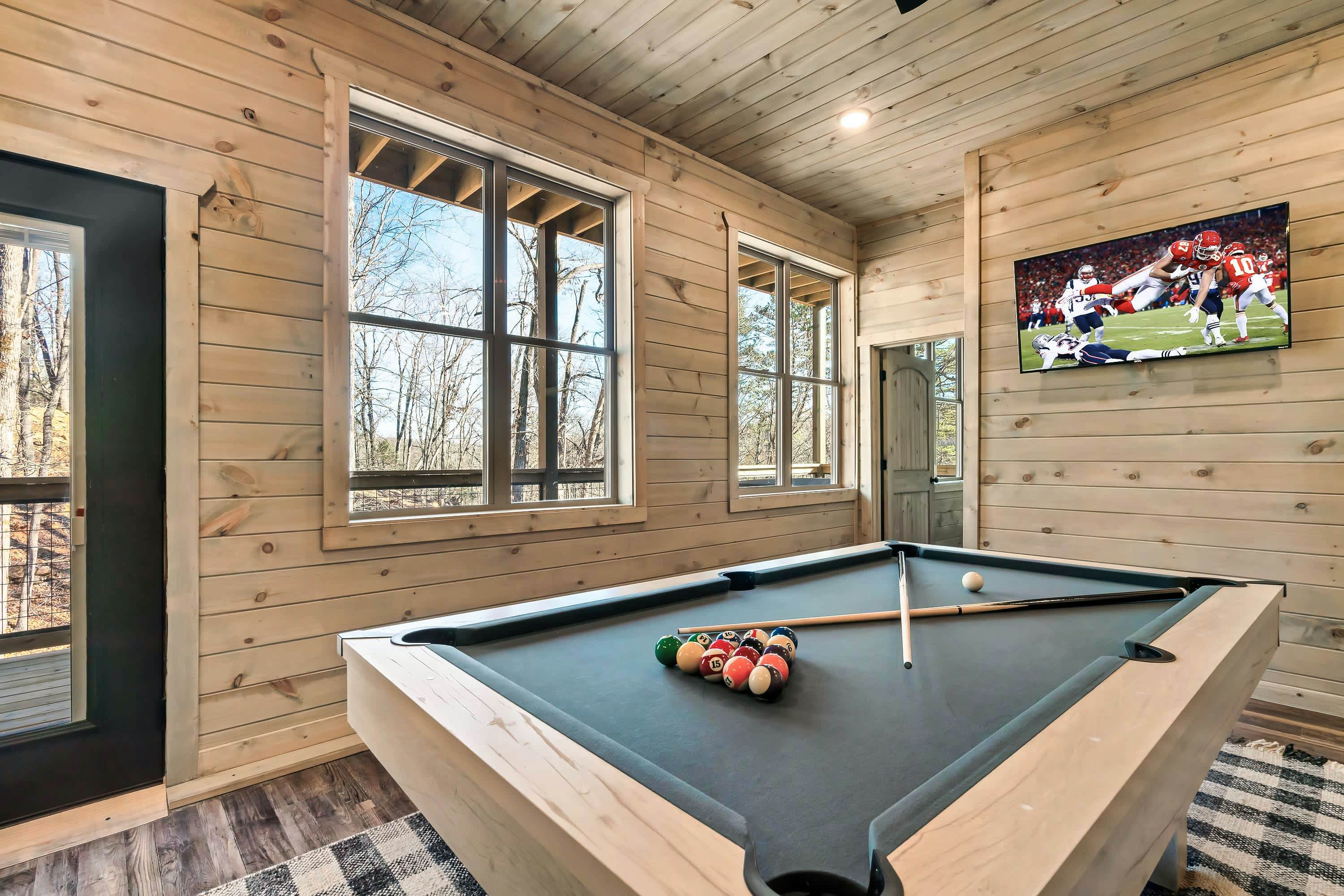 Luxury Cabin w/ View・Pool・Hot Tub・Games・Fire pit