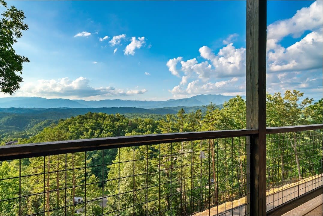 Sleeps 20・Mtn View・Indoor Pool・Theater・Gym・Hot tub