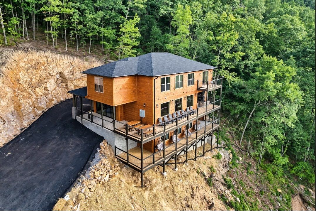 Sleeps 20・Mtn View・Indoor Pool・Theater・Gym・Hot tub