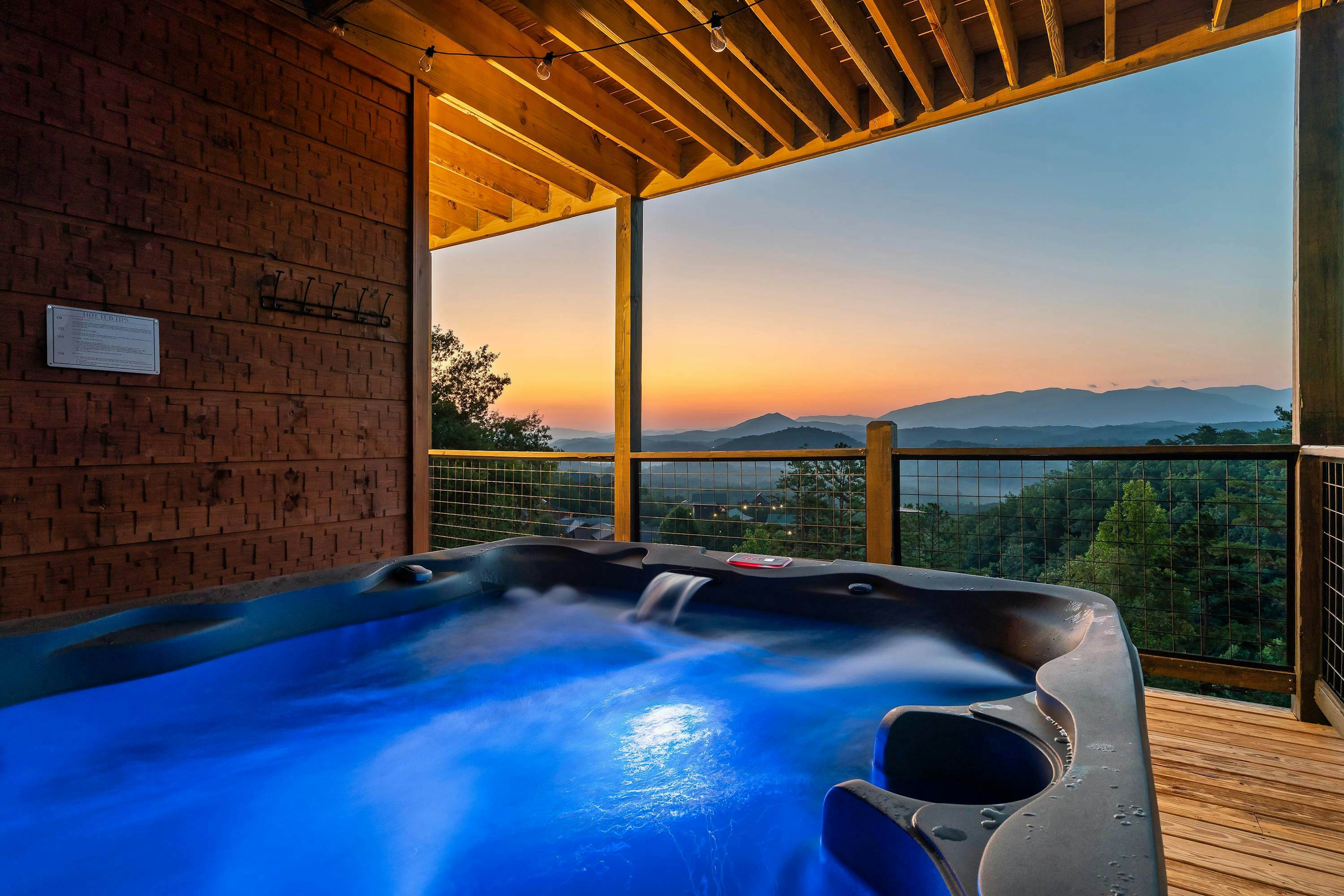 Sleeps 20・Mtn View・Indoor Pool・Theater・Gym・Hot tub