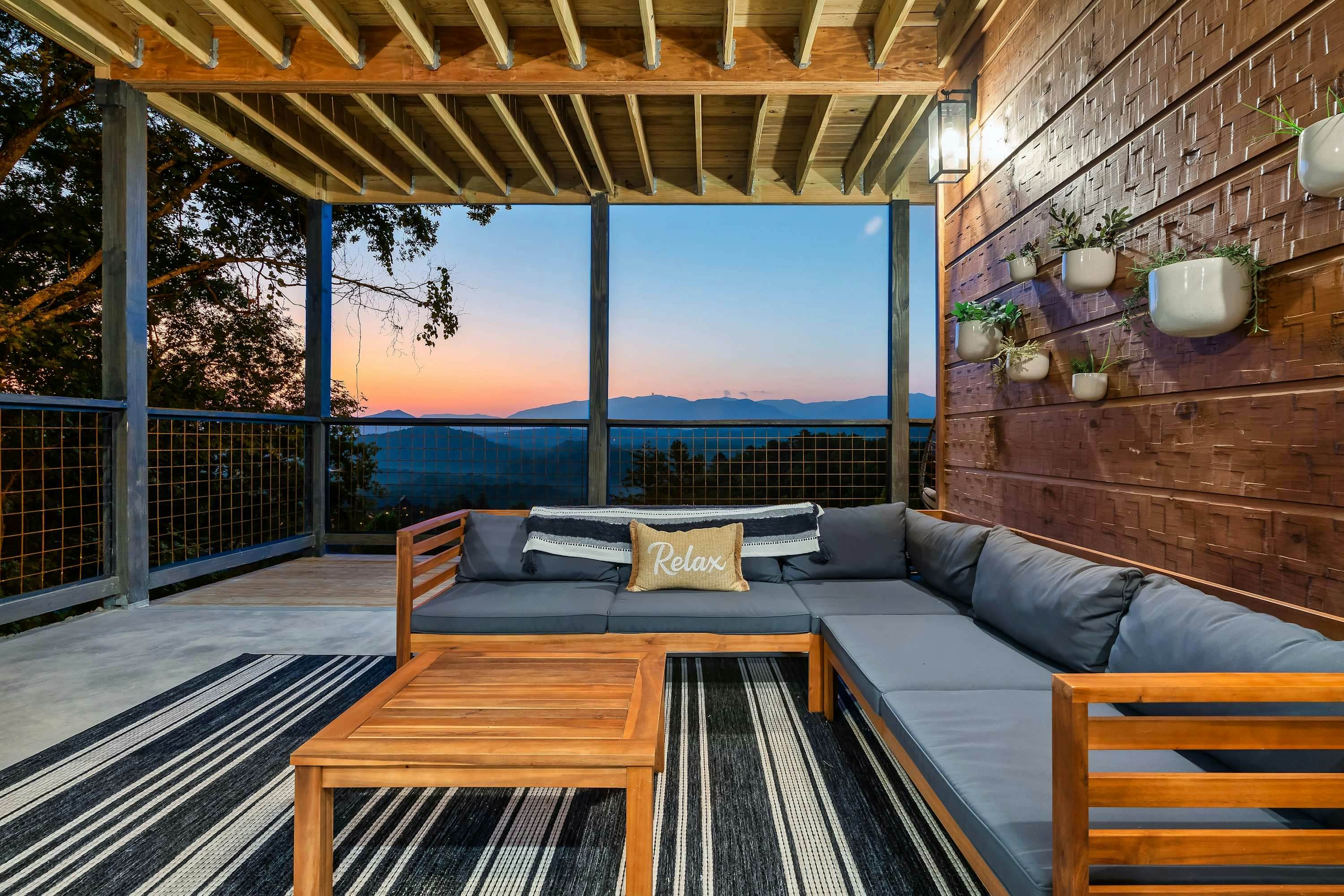 Sleeps 20・Mtn View・Indoor Pool・Theater・Gym・Hot tub