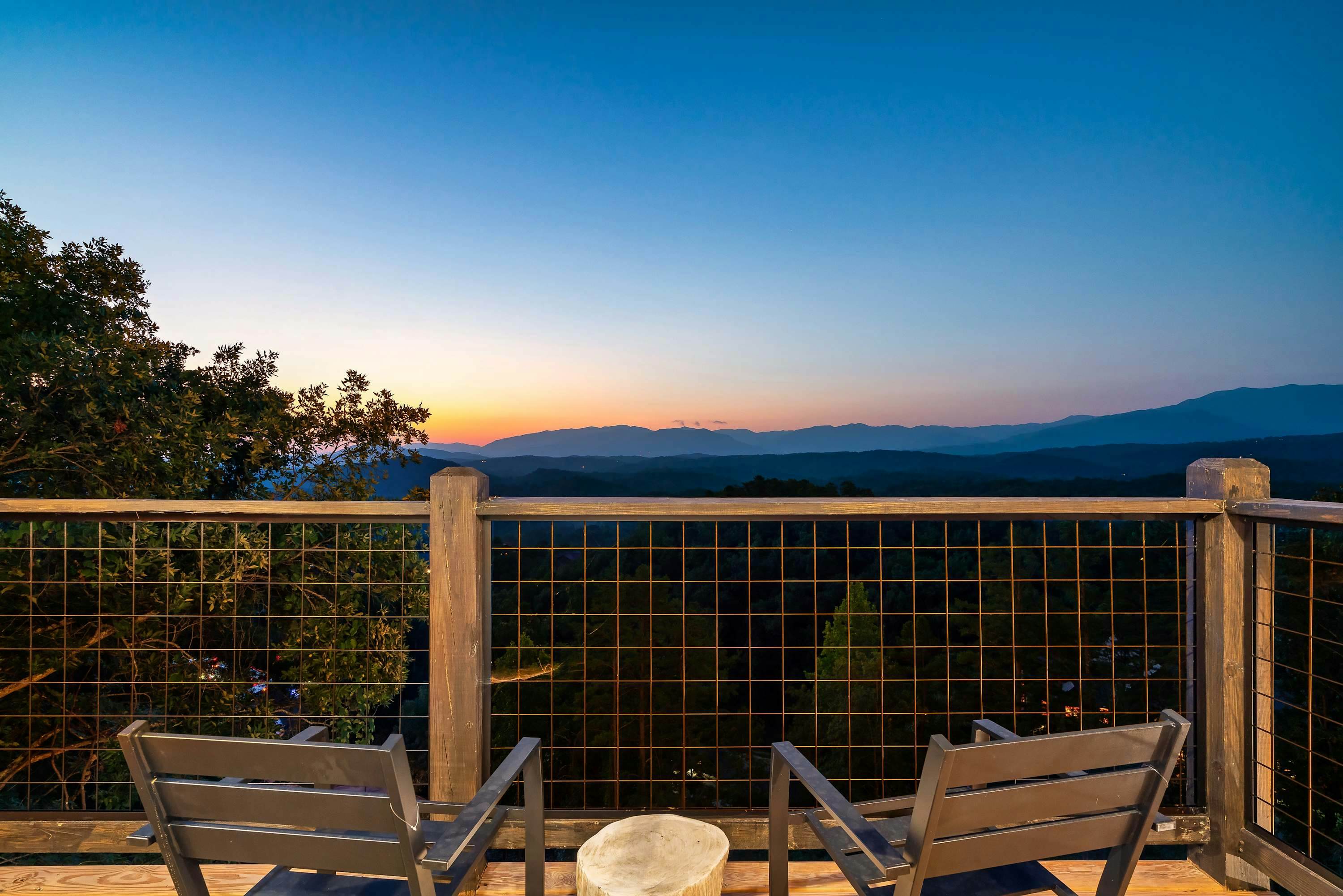 Sleeps 20・Mtn View・Indoor Pool・Theater・Gym・Hot tub