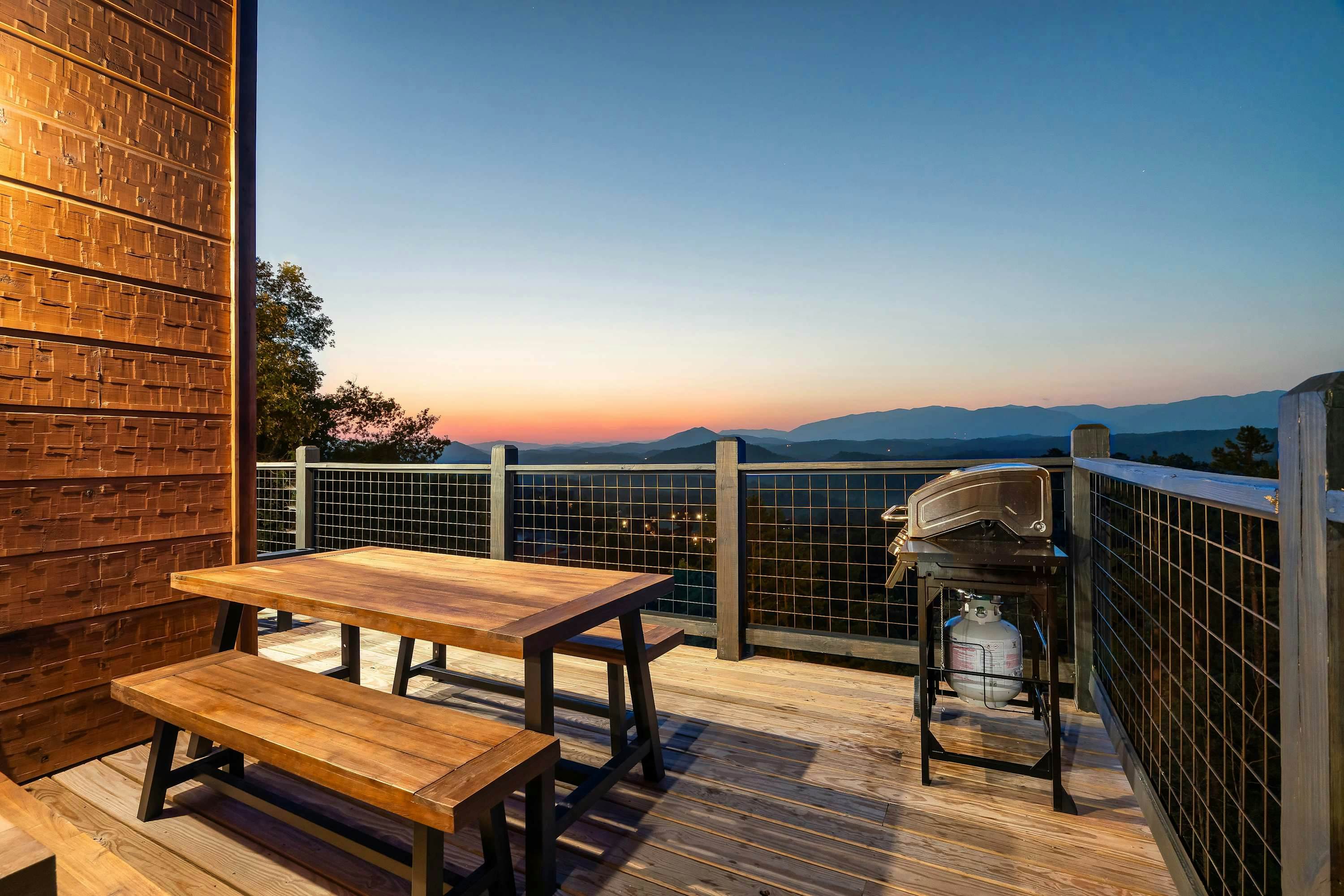 Sleeps 20・Mtn View・Indoor Pool・Theater・Gym・Hot tub