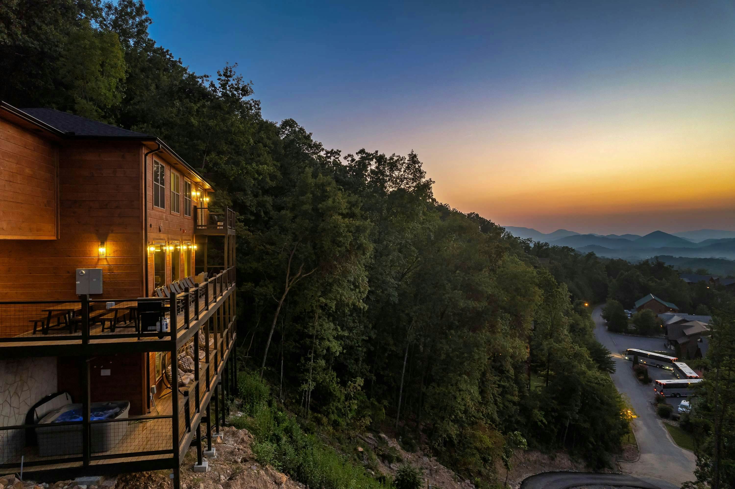 Sleeps 20・Mtn View・Indoor Pool・Theater・Gym・Hot tub