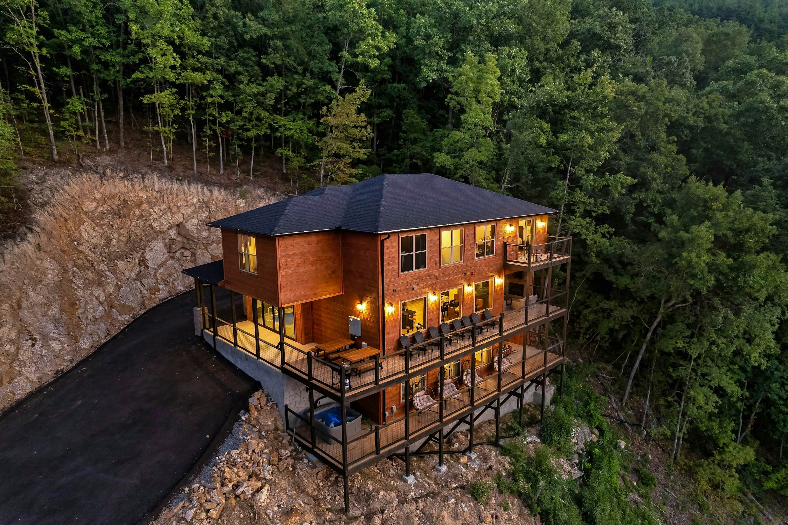 Sleeps 20・Mtn View・Indoor Pool・Theater・Gym・Hot tub