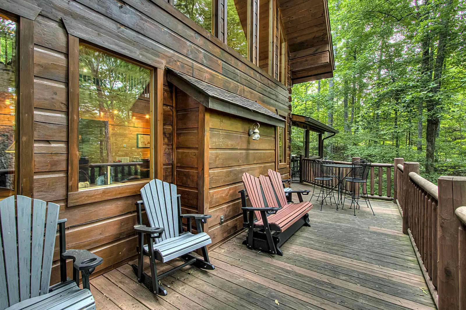 Arrowhead Cabin, Sleeps 18・Hot Tub・Grill・Game Loft