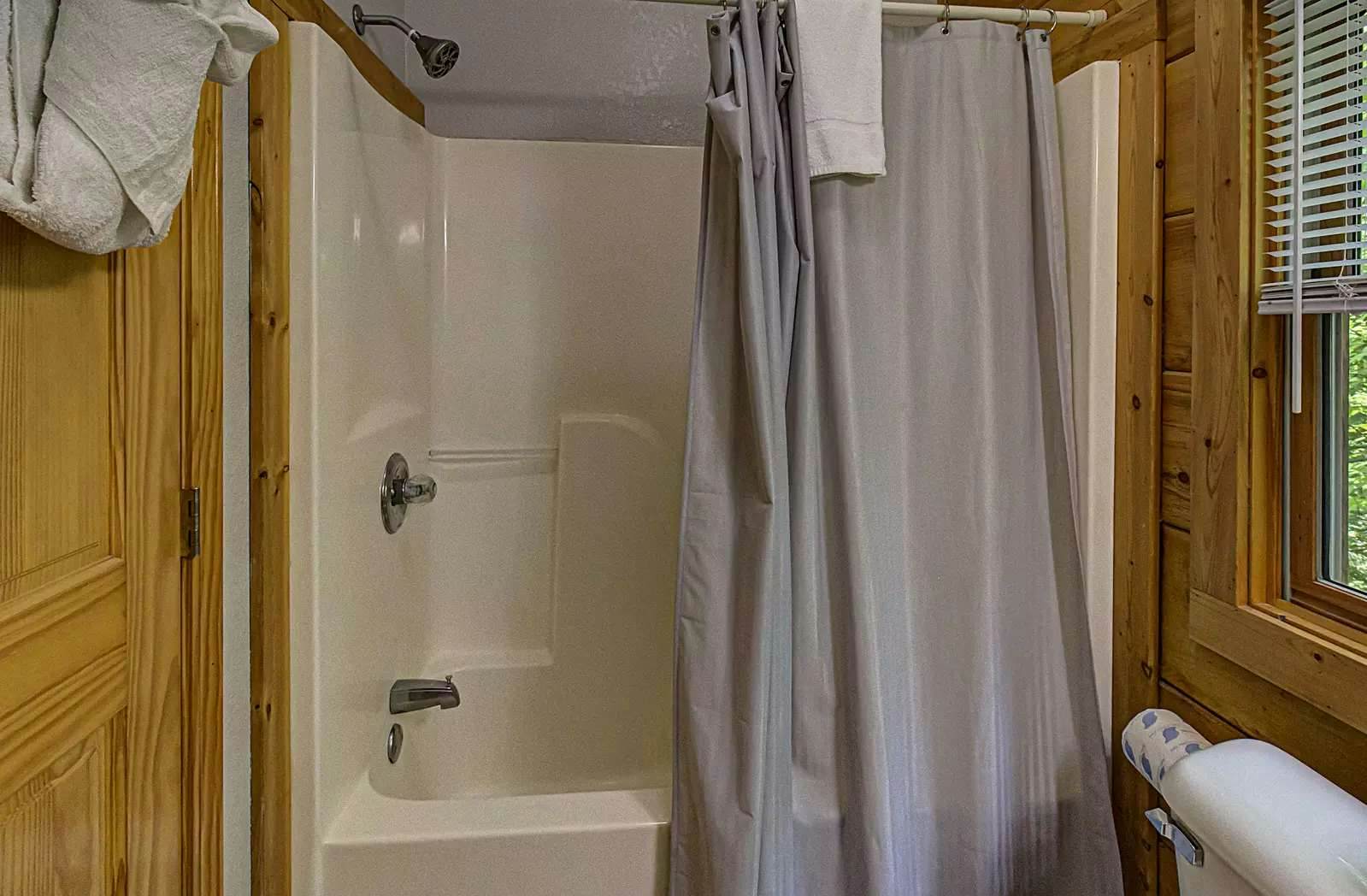 Arrowhead Cabin, Sleeps 18・Hot Tub・Grill・Game Loft