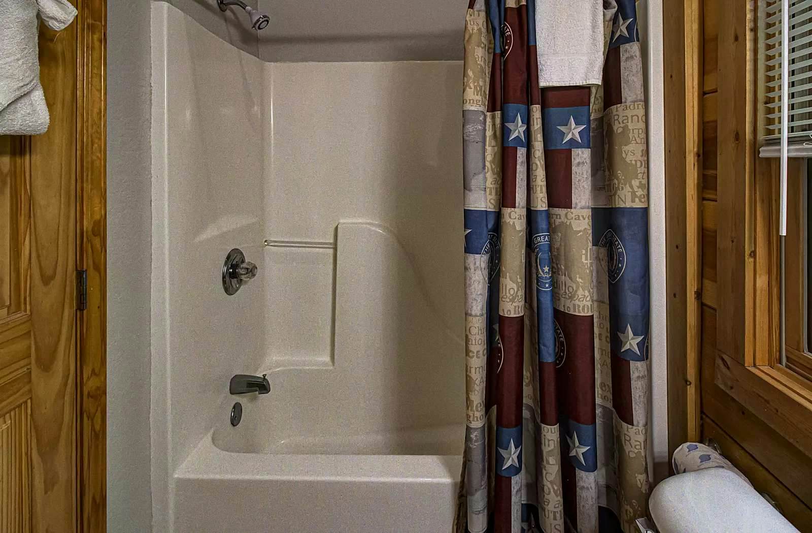 Arrowhead Cabin, Sleeps 18・Hot Tub・Grill・Game Loft