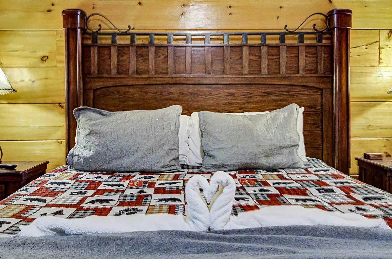 Arrowhead Cabin, Sleeps 18・Hot Tub・Grill・Game Loft