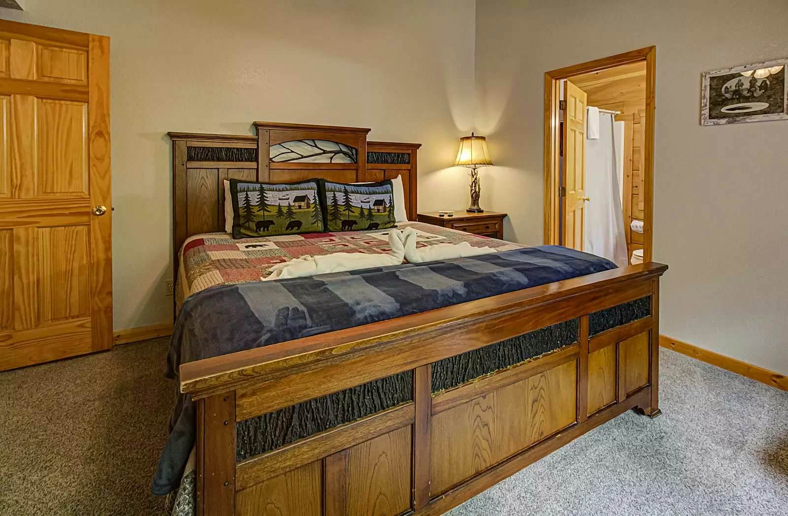 Arrowhead Cabin, Sleeps 18・Hot Tub・Grill・Game Loft