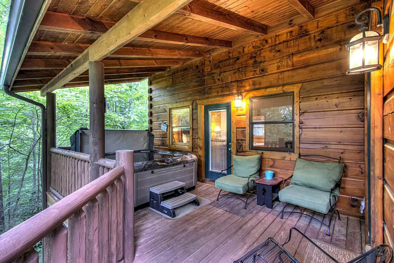 Arrowhead Cabin, Sleeps 18・Hot Tub・Grill・Game Loft