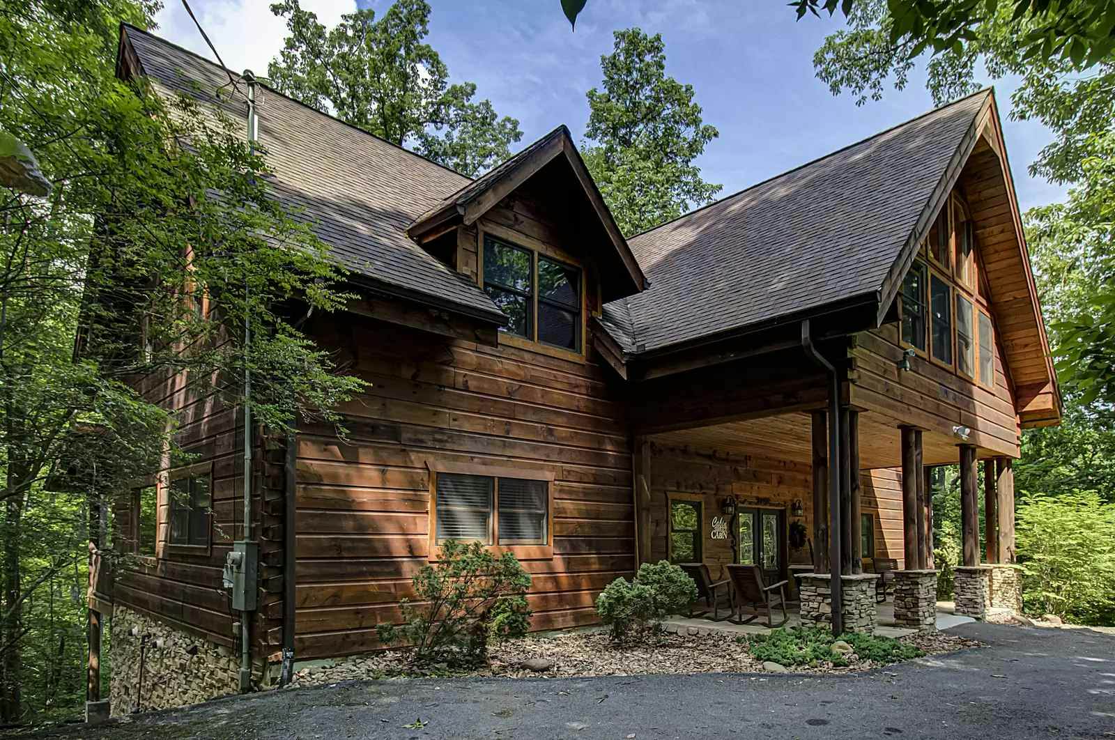 Arrowhead Cabin, Sleeps 18・Hot Tub・Grill・Game Loft