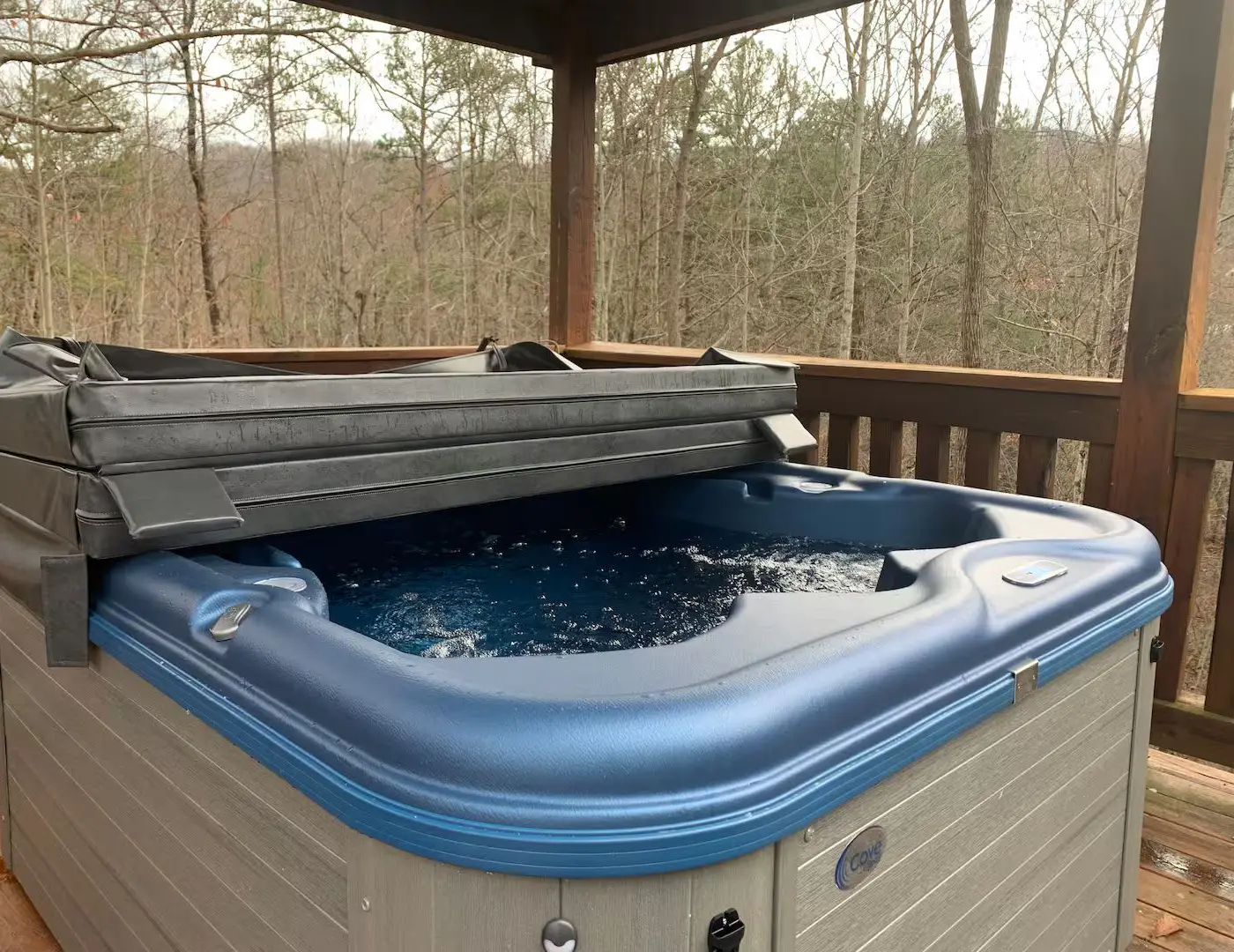 Cozy & Spacious Retreat, Sleeps 8・Hot Tub・Scenic