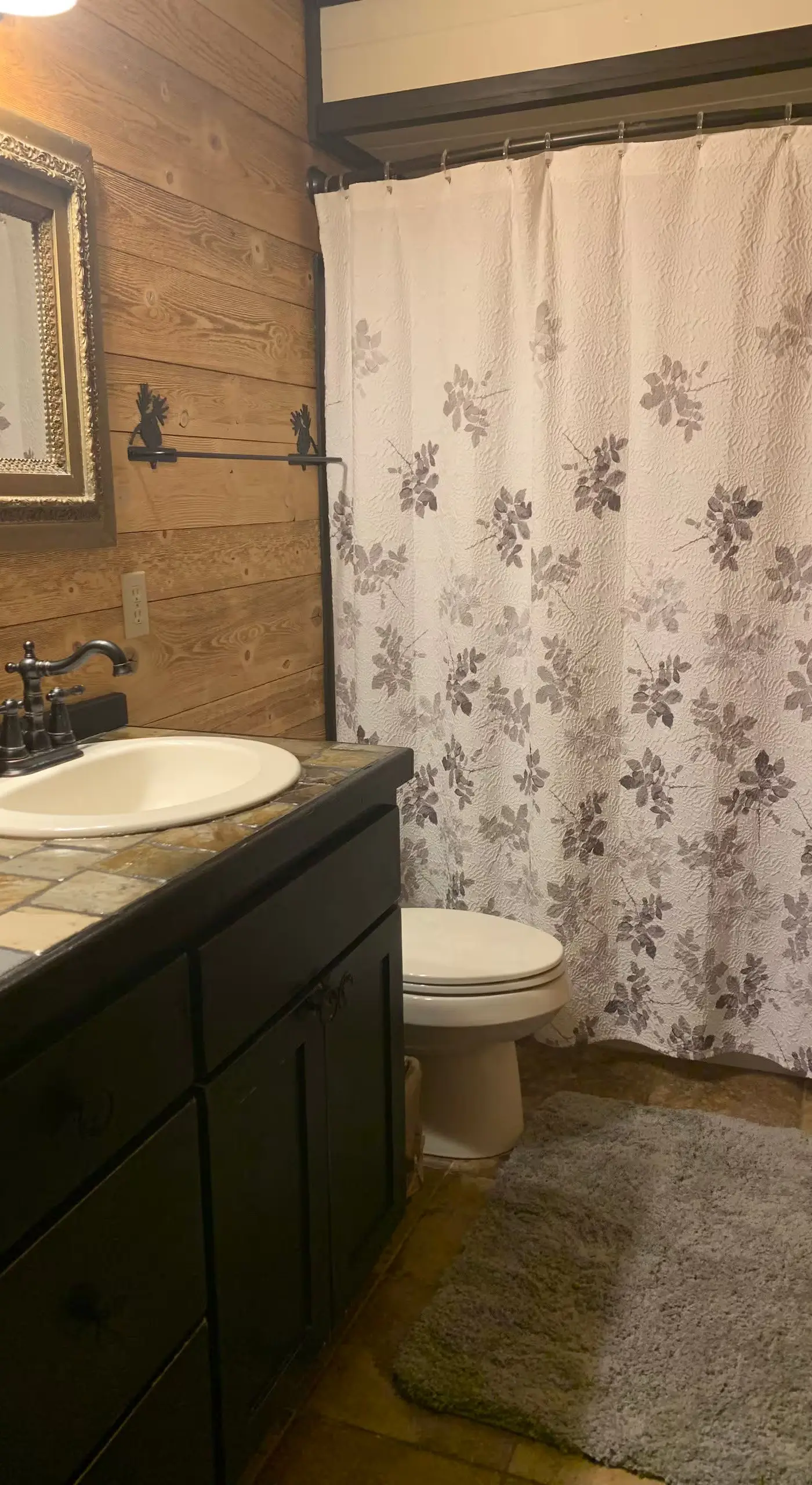 Cozy & Spacious Retreat, Sleeps 8・Hot Tub・Scenic