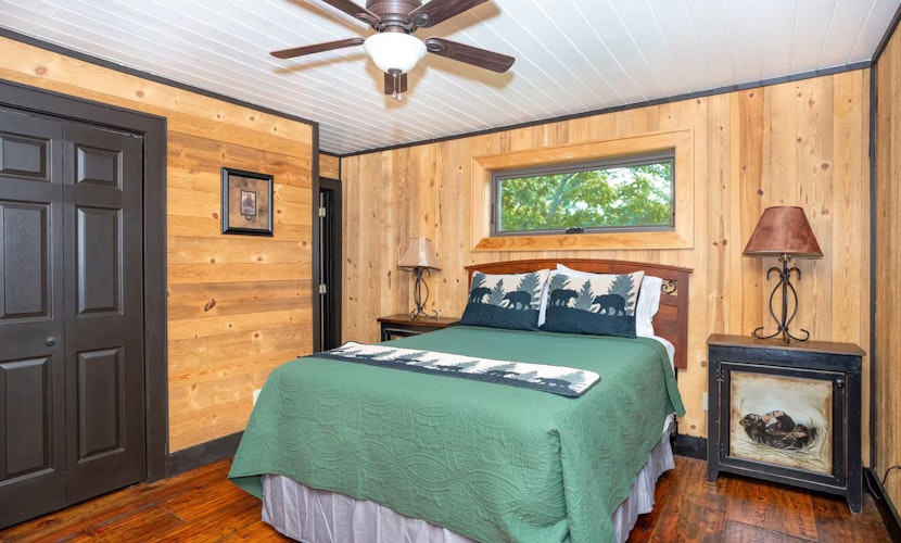 Cozy & Spacious Retreat, Sleeps 8・Hot Tub・Scenic