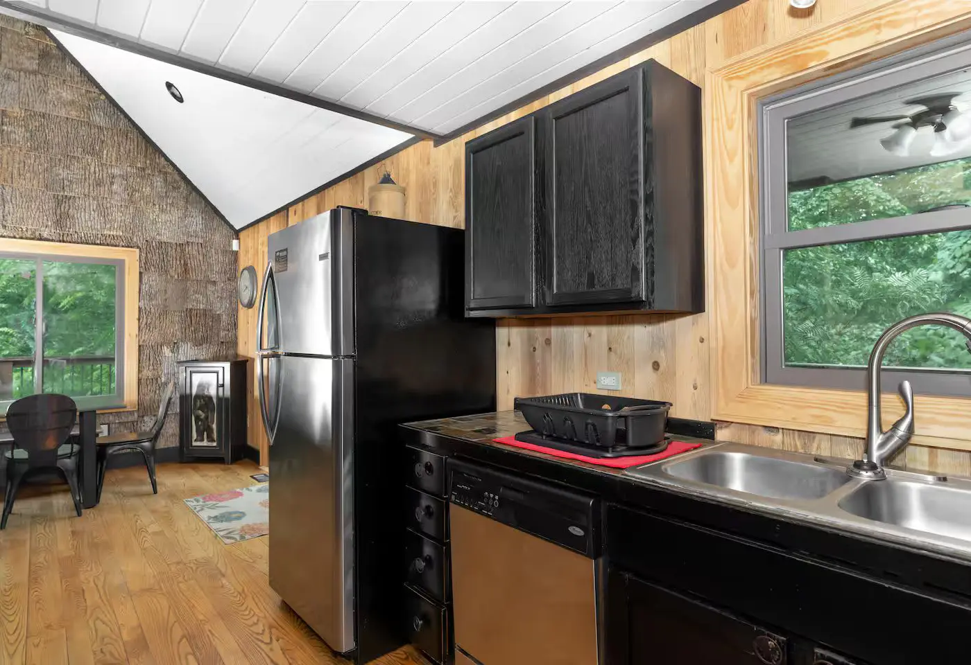 Cozy & Spacious Retreat, Sleeps 8・Hot Tub・Scenic