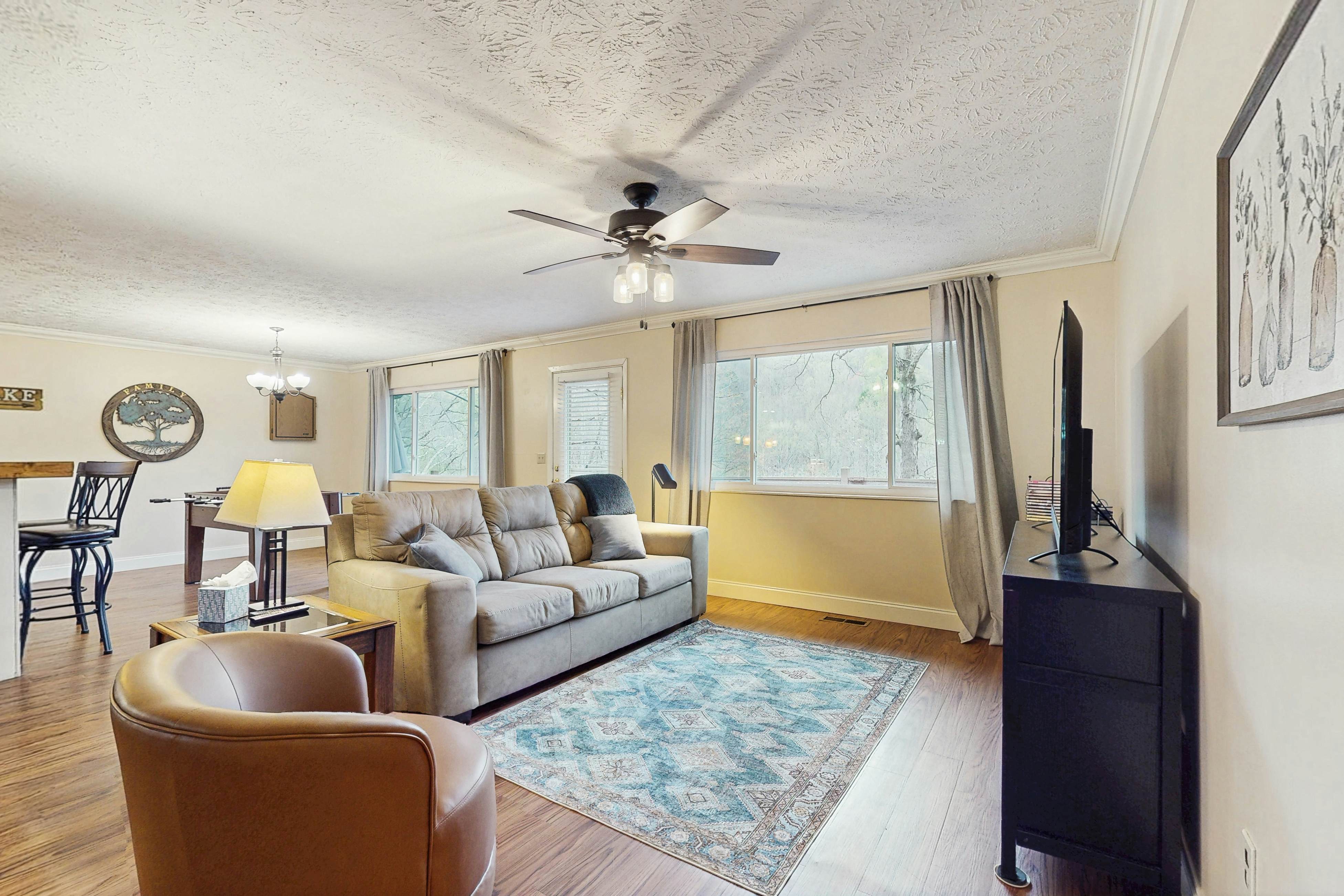 Cozy Lake Duplex | Luxe Kitchen・Games・Dog-friendly